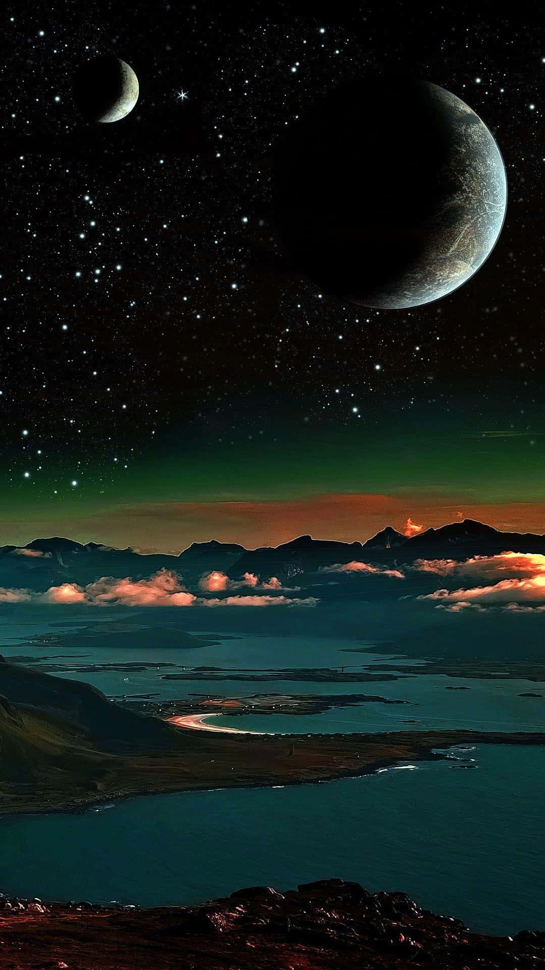 月光灑落 iPhone 壁紙 — 一個宇宙景觀，有兩個月亮和星空，上方是發光的極光，下方是山脈海岸線。