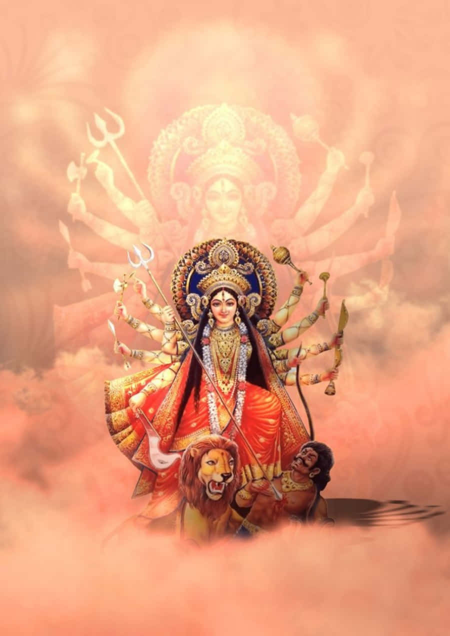 杜爾加女神與桃紅雲天畫作 壁紙 — 一位身穿紅金服飾、多臂光芒四射的女神坐在獅子上，被神聖光芒和雲朵環繞。