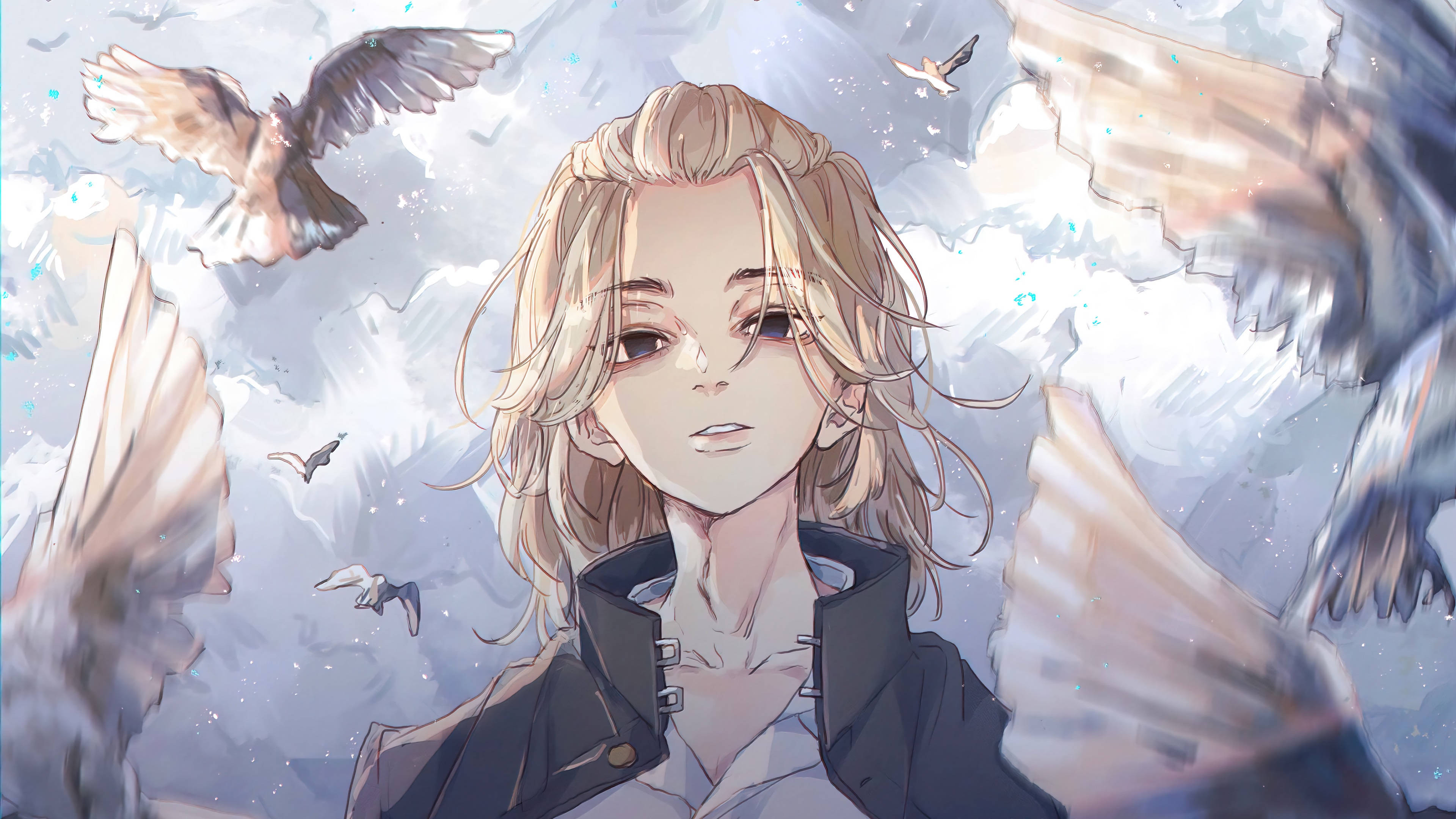 《東京卍復仇者》Mikey 與飛鳥 壁紙 — 一個年輕的動漫角色，金髮，穿著黑色外套，站在夢幻般的天空中，周圍是旋轉的雲朵和飛翔的鳥兒。