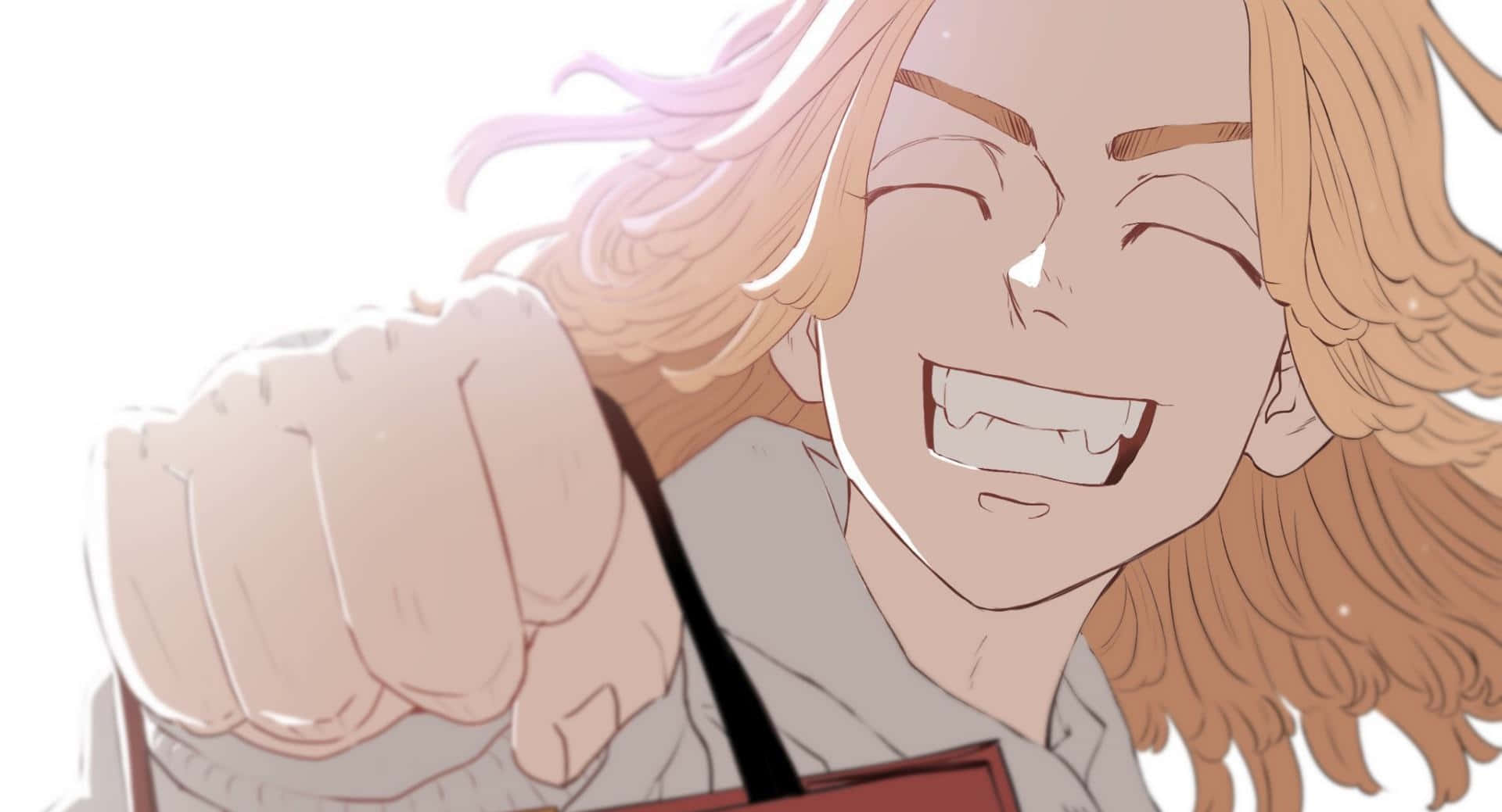 《東京卍復仇者》主角——Mikey 壁紙 — 一個開心的金髮動漫角色，握緊拳頭指向前方，開懷大笑。