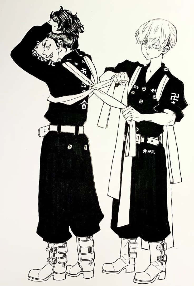 《東京卍復仇者》角色戰鬥動畫畫面 壁紙 — 兩個穿著黑色制服嘅動漫角色以動態姿勢一齊綁住白色腰帶。