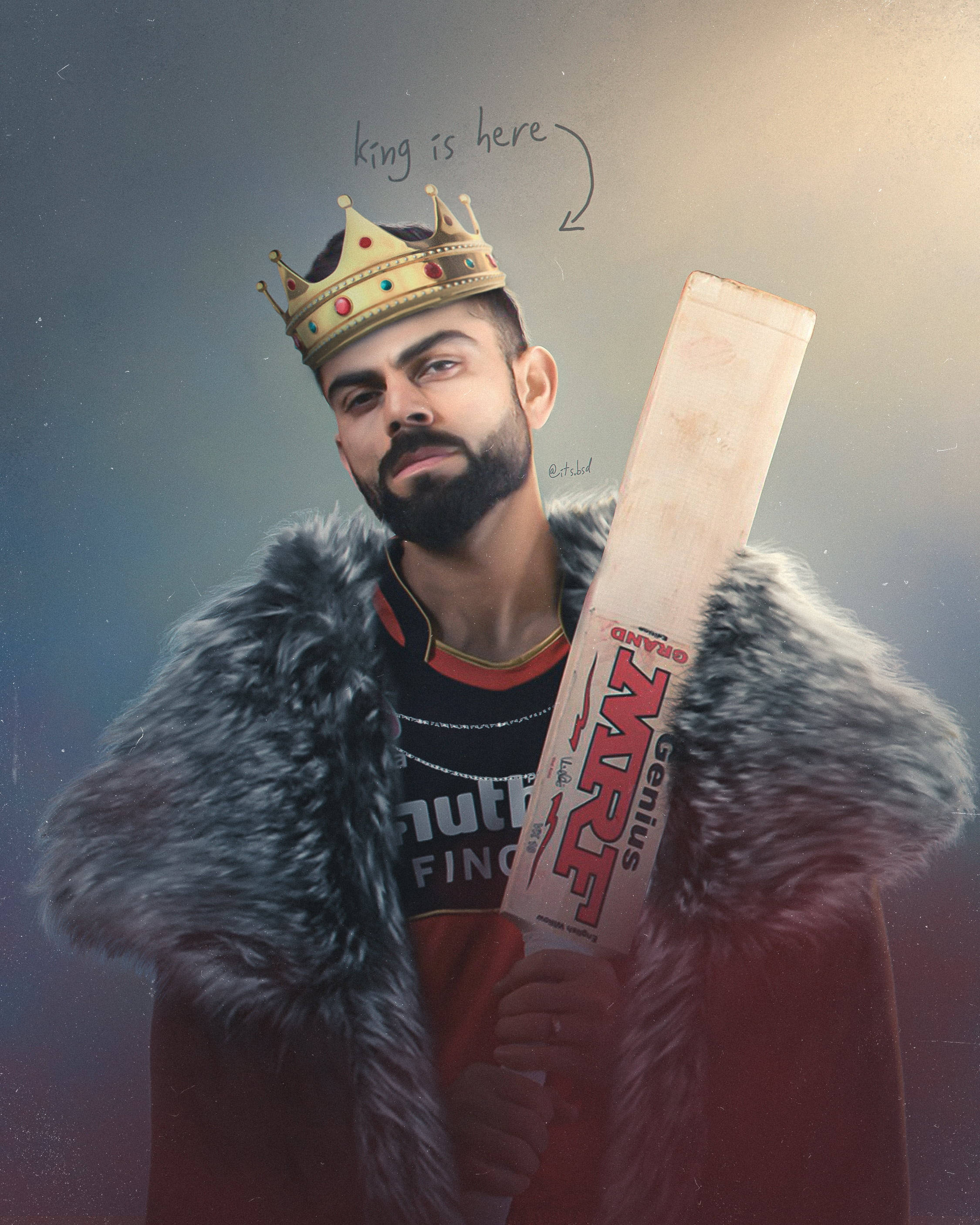 一個戴著王冠的板球運動員穿著毛皮大衣，手持寫有'king is here'的球拍。 — 運動 壁紙