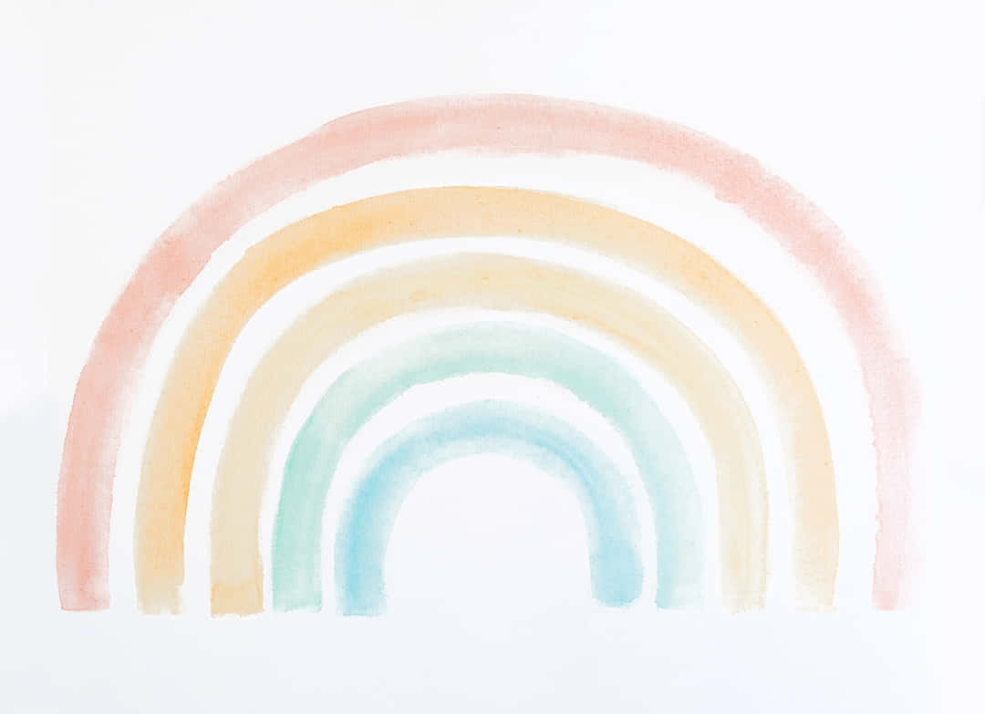Boho Pastel 桌布 壁紙 — 柔和的水彩彩虹，在白色背景上帶有粉彩粉紅、黃色和藍色弧線。