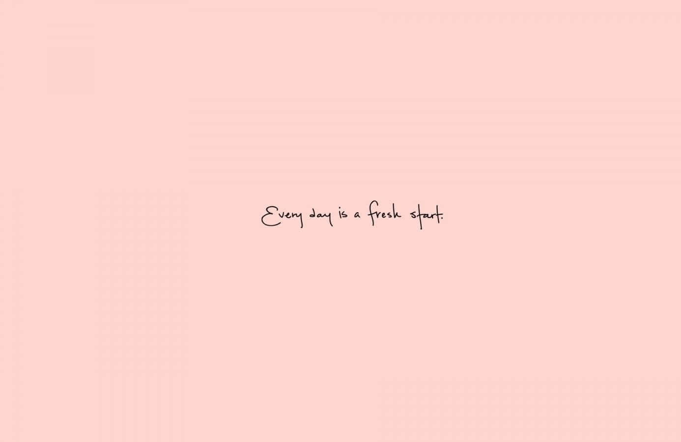 Kawaii Pink Aesthetic Desktop 桌布 壁紙 — 柔和粉紅色背景，帶有細微網格圖案和手寫短語 every day is a fresh start。