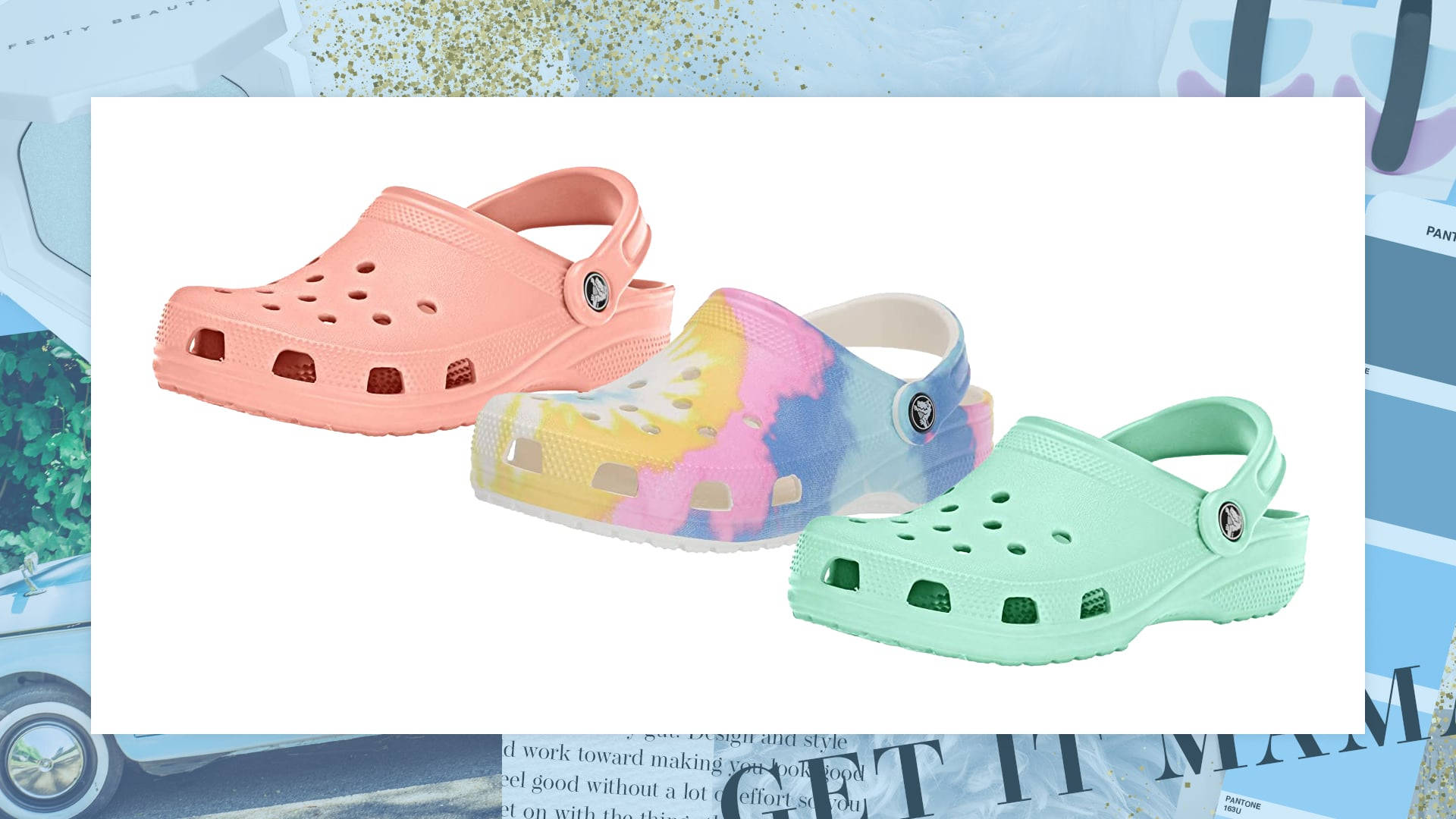 柔和色調的 Crocs 鞋款 壁紙 — 三款色彩繽紛的Crocs木屐，以粉紅色紮染薄荷色和純色蜜桃色展示在白色背景上。