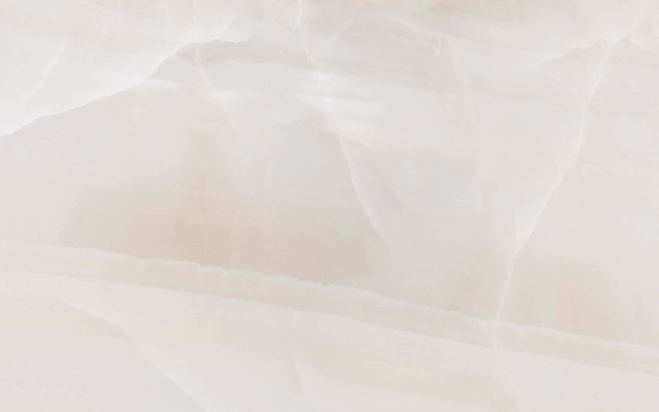 White HD 桌布 壁紙 — 柔軟半透明嘅白色布料，帶有柔和嘅摺痕同微妙嘅桃色底色，營造出寧靜嘅極簡紋理。