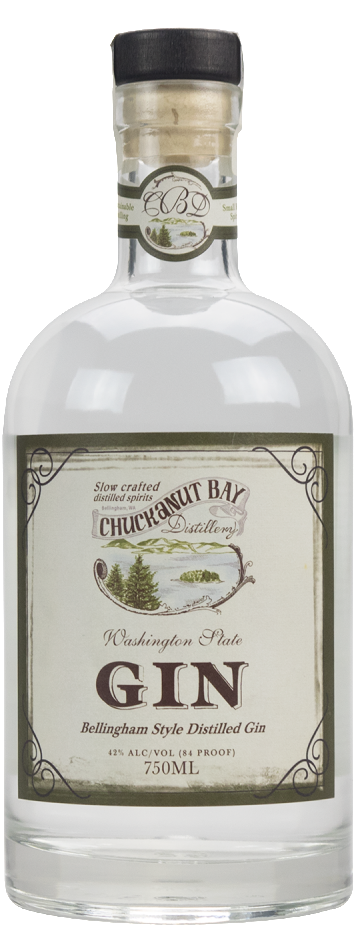 查克納特灣蒸餾金酒瓶 壁紙 — 一瓶透明的Chuckanut Bay Gin玻璃瓶，帶有復古標籤，上面有樹木和山脈圖案。