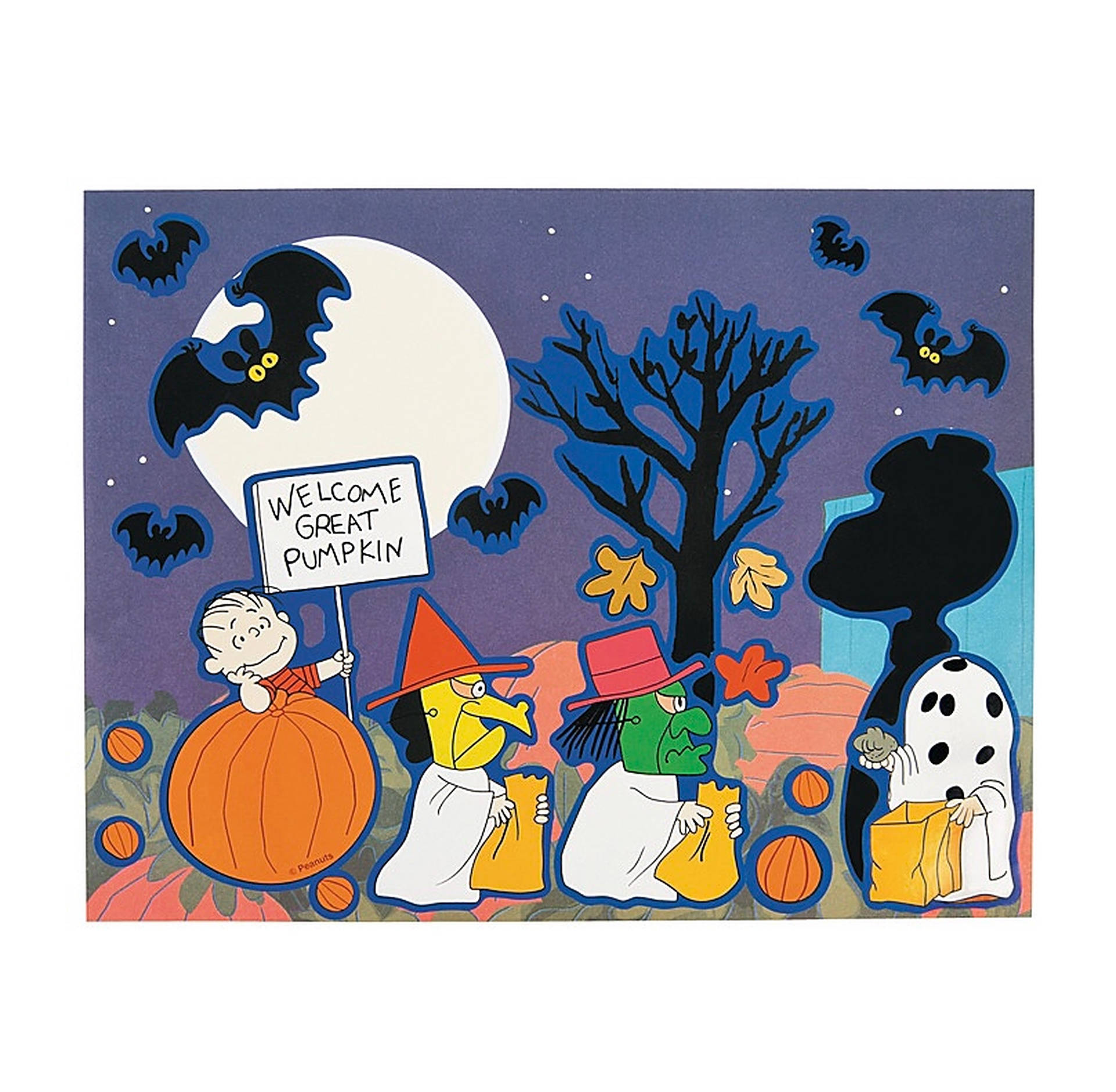 Peanuts角色打扮成萬聖節怪物，在滿月下拿著袋子，蝙蝠飛舞。