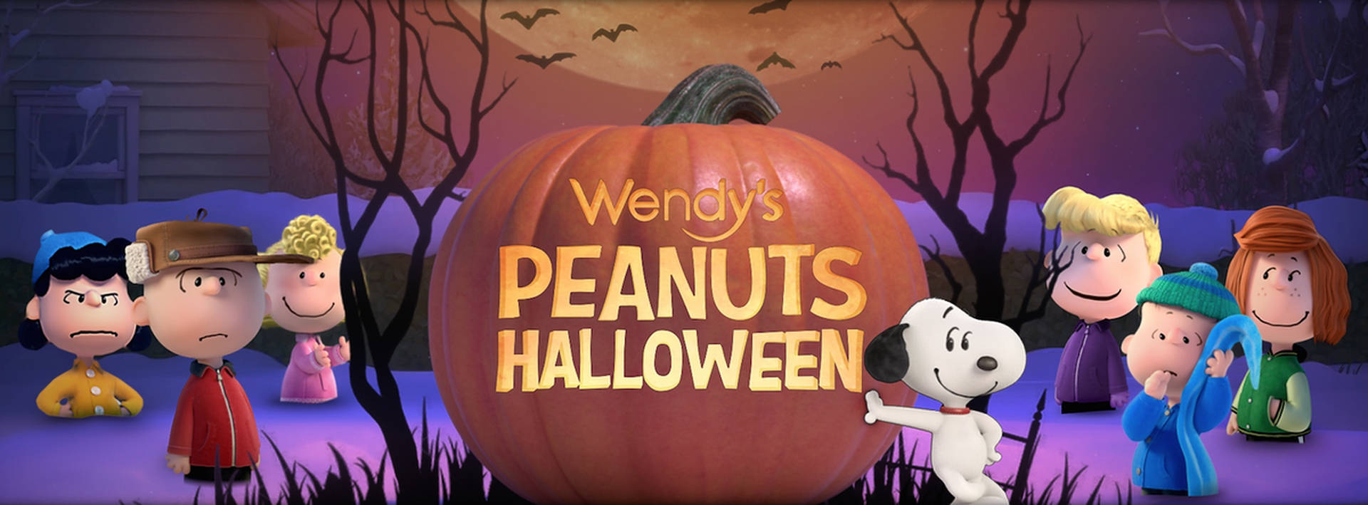 Peanuts角色在暮色天空下圍繞著一個巨大的南瓜慶祝萬聖節。