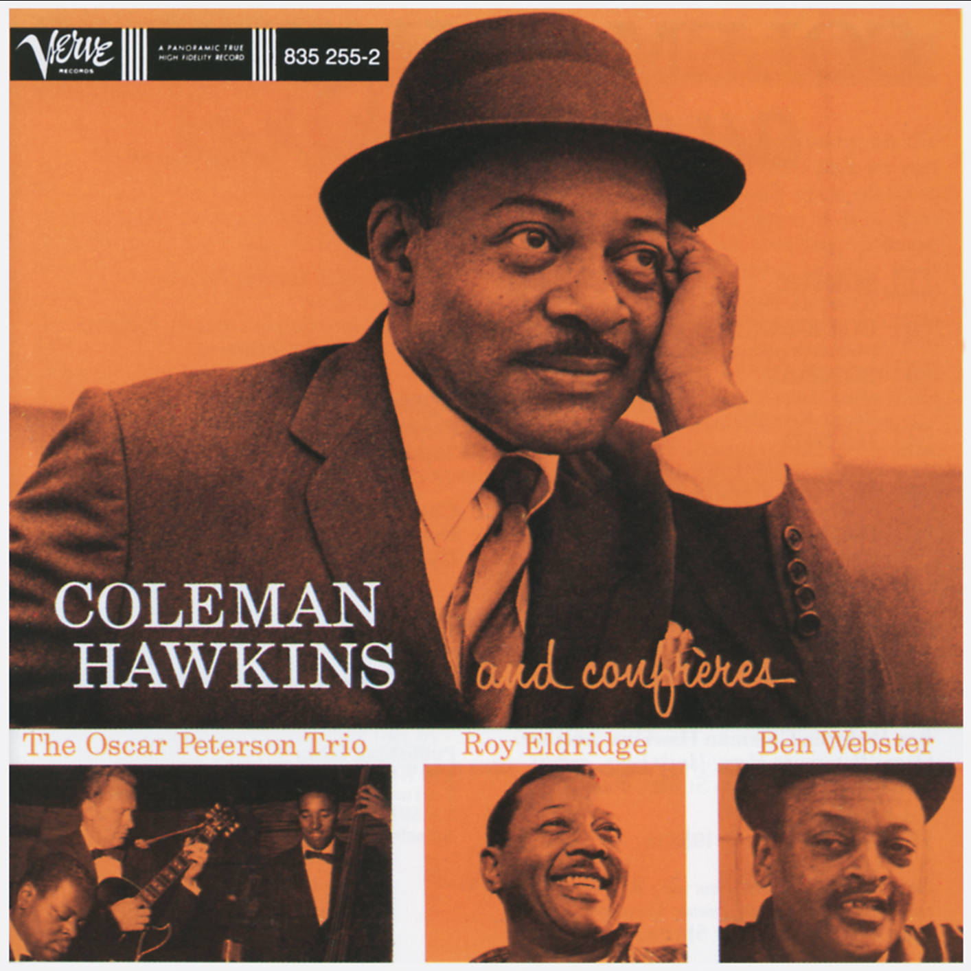 柯爾曼·霍金斯與樂隊《Confrères》專輯海報 壁紙 — 復古爵士專輯封面，Coleman Hawkins 戴著軟呢帽、身穿西裝，採用溫暖的橙色調，並嵌入樂隊成員的照片。