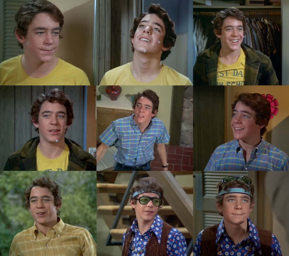 一位穿著1970年代風格服裝的年輕男子，在各種歡樂的姿勢和場景中。