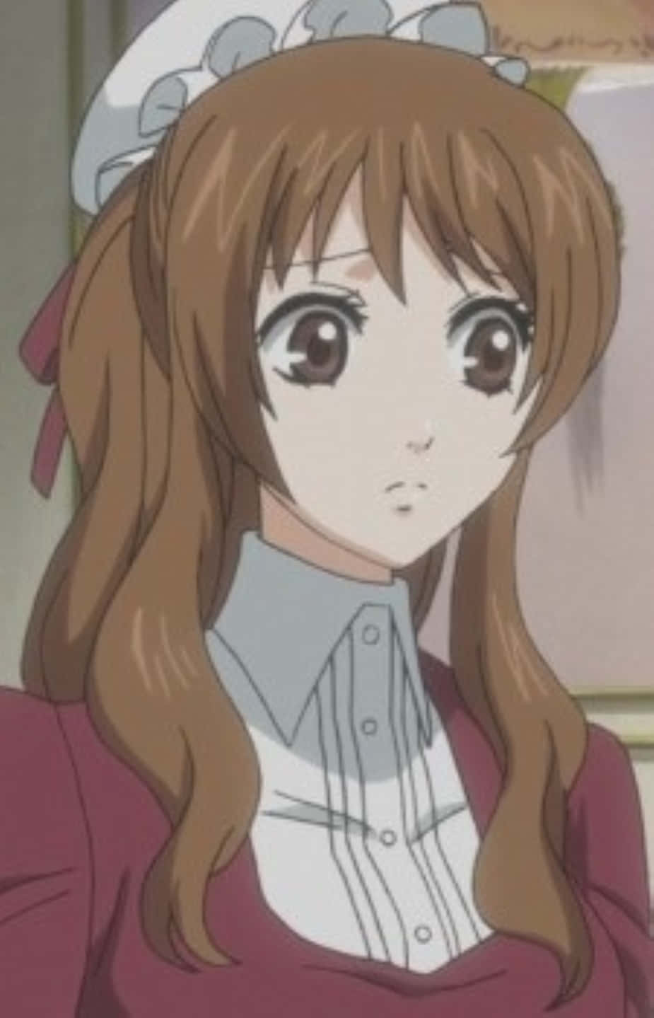 Black Butler Paula 桌布 壁紙 — 棕色頭髮、戴著女僕帽的動漫女孩在特寫肖像中顯得驚訝。