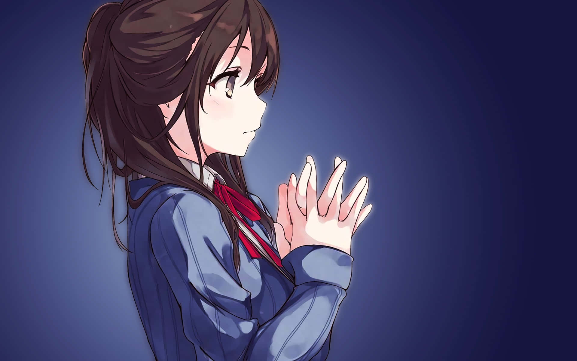 動漫女孩穿著校服，在藍色背景前合掌祈禱。