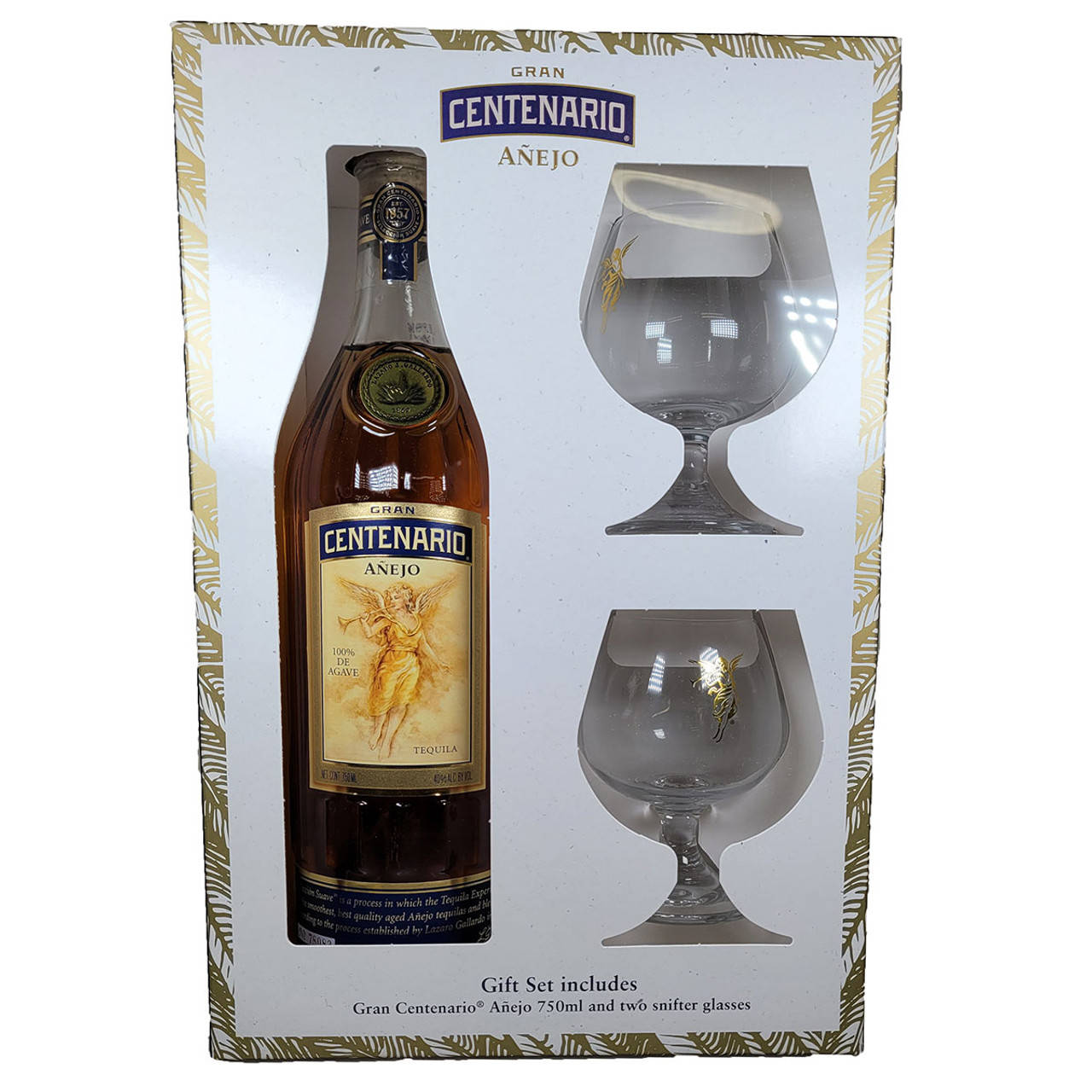 Gran Centenario Añejo龍舌蘭酒瓶搭配兩個聞香杯的禮品包裝。