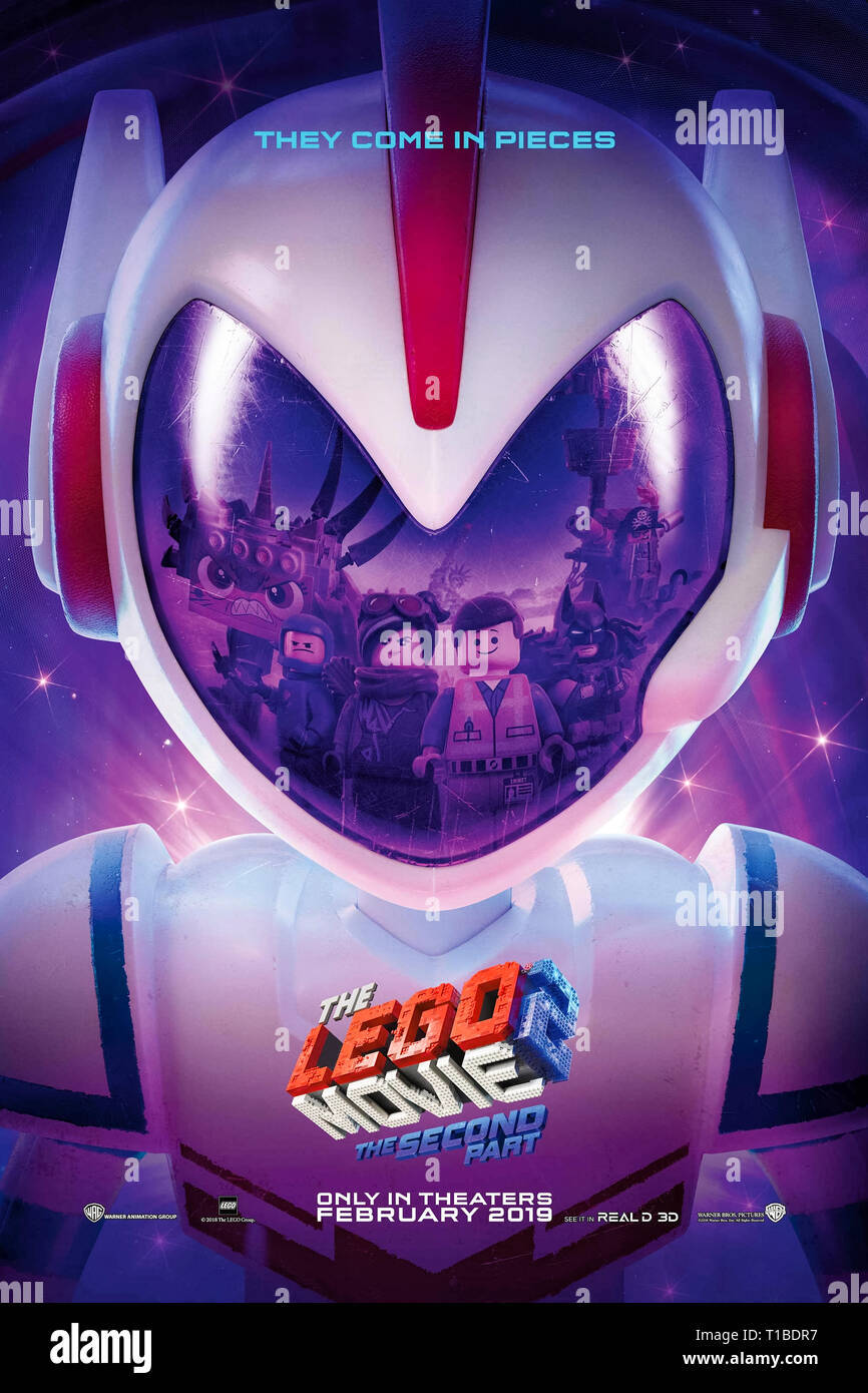 《樂高大電影2》甜心大將軍海報 壁紙 — LEGO迷你人偶的特寫，戴著未來感十足的白色和紅色頭盔，紫色反光面罩映出其他LEGO角色，背景是星空紫色。