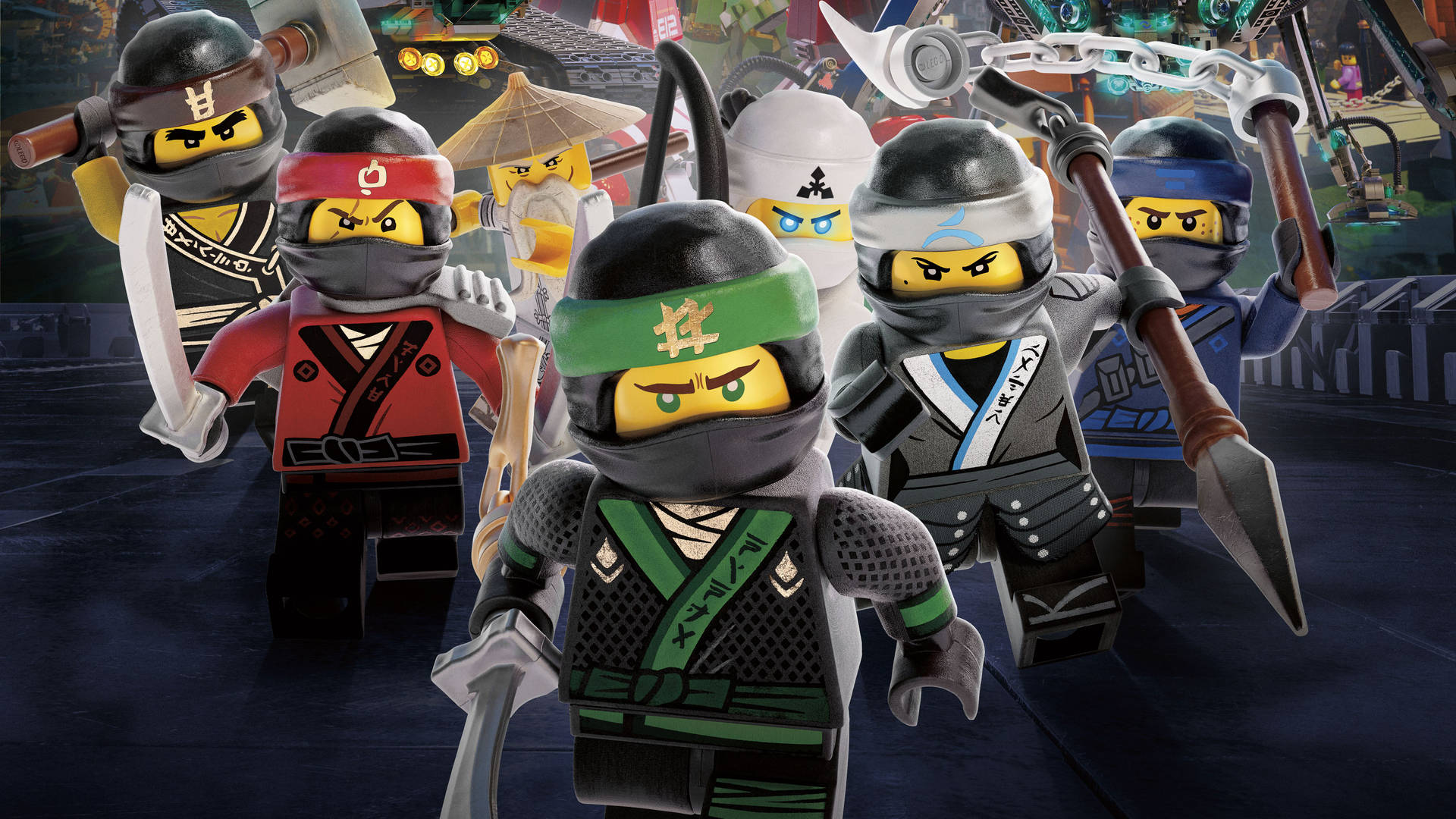 六個 LEGO 忍者人偶身穿色彩繽紛的服裝，在黑暗的城市場景中手持武器。