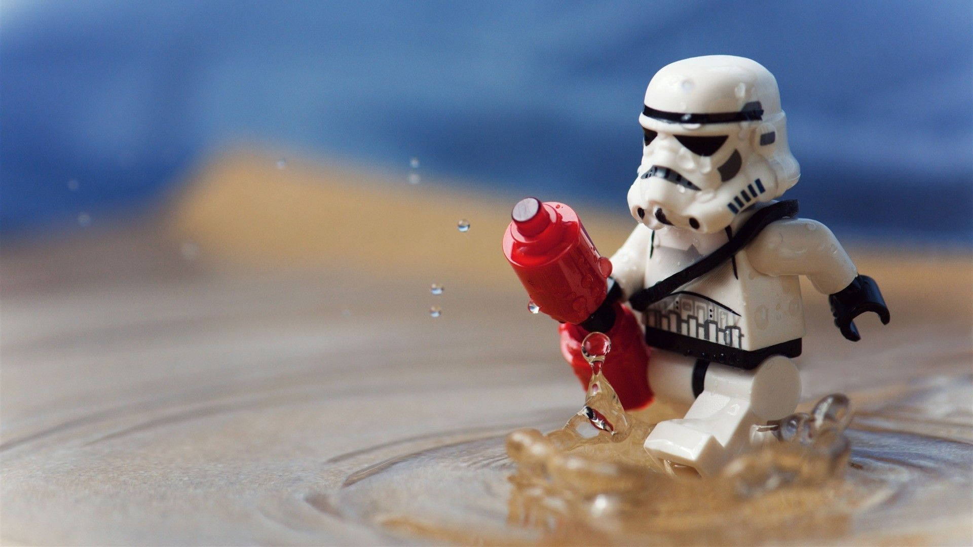 LEGO白兵在淺水中玩水槍