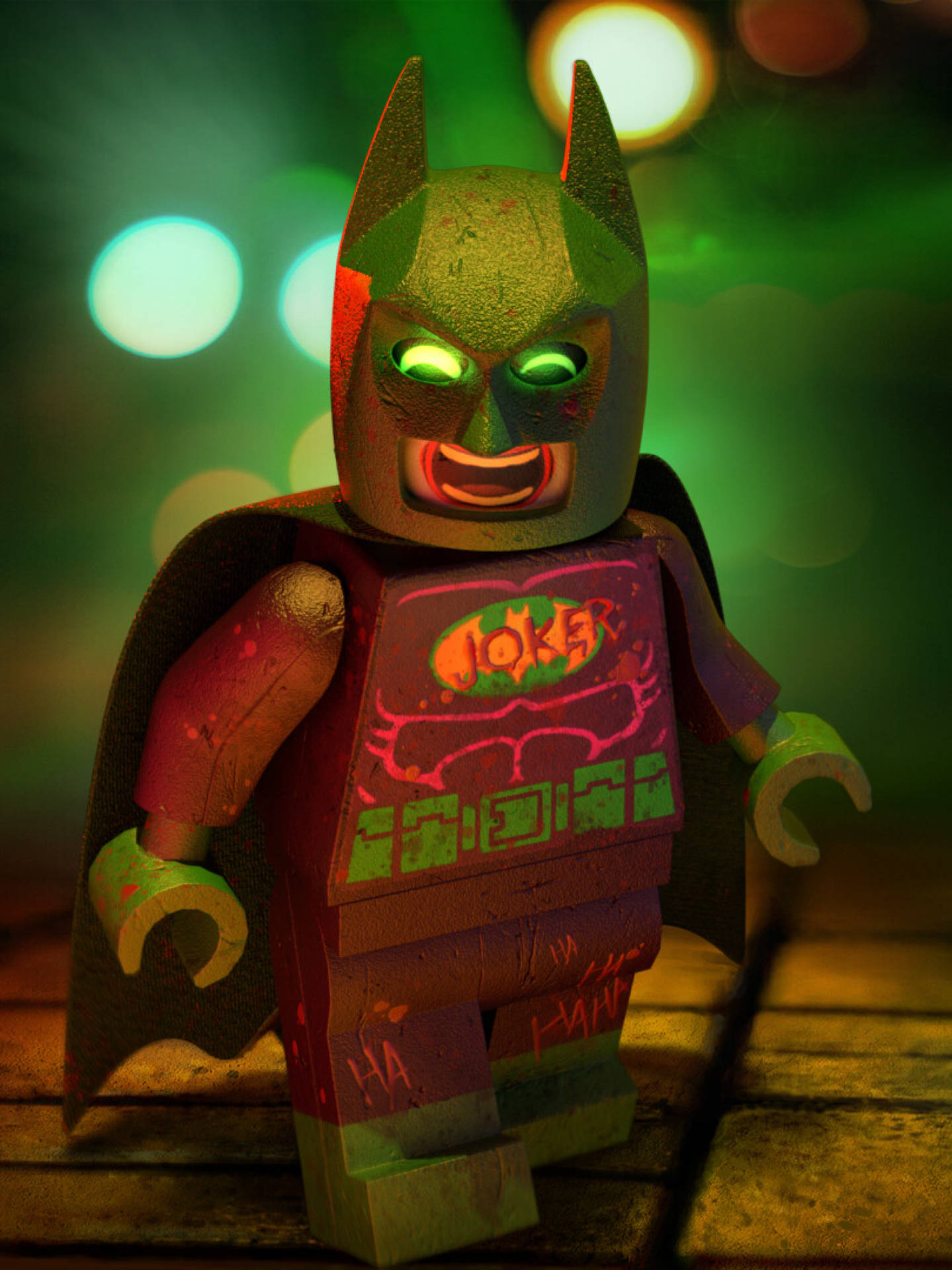 LEGO蝙蝠俠人偶，帶有小丑塗鴉和發光眼睛，在木質表面上。