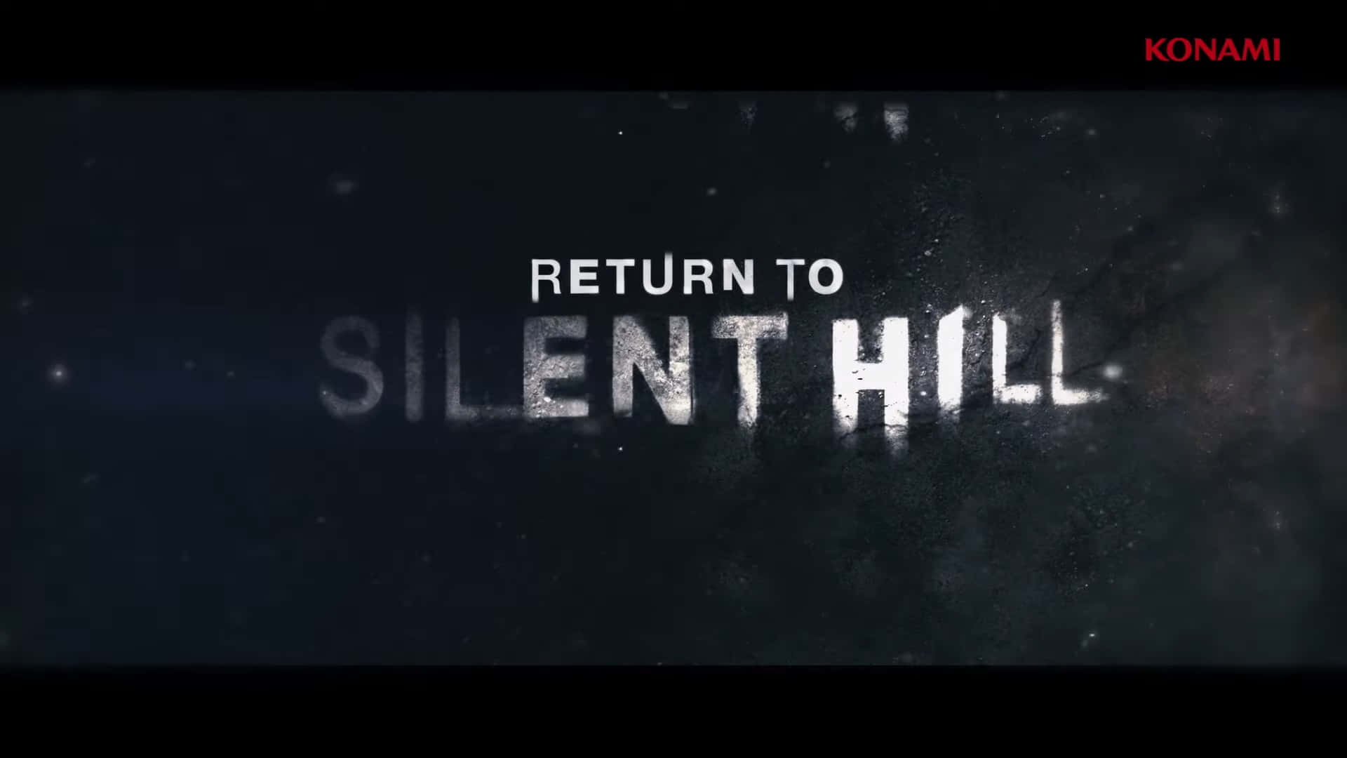 沉默之丘 桌布 壁紙 — 標題「RETURN TO SILENT HILL」在帶有浮動粒子的深色紋理背景上以粗糙的白色字母發光。