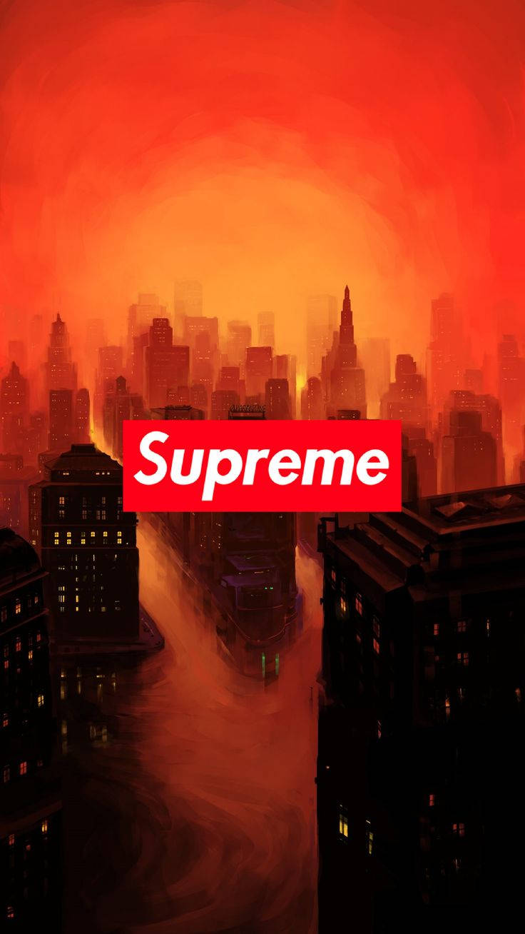 橙色 supreme 城市夜景 壁紙 — 火熱的橙色日落為黑暗的城市景觀投下光芒，前景中央有一個紅色的 Supreme 標誌。