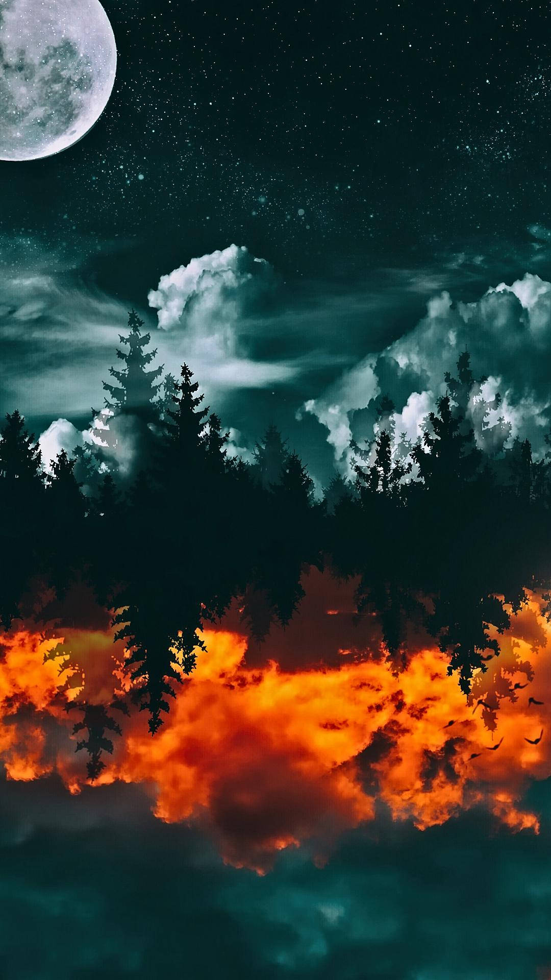 橙色月光藝術 壁紙 — 超現實的夜景，滿月和星空映照在森林剪影之上，下方是火紅的橙色雲層。