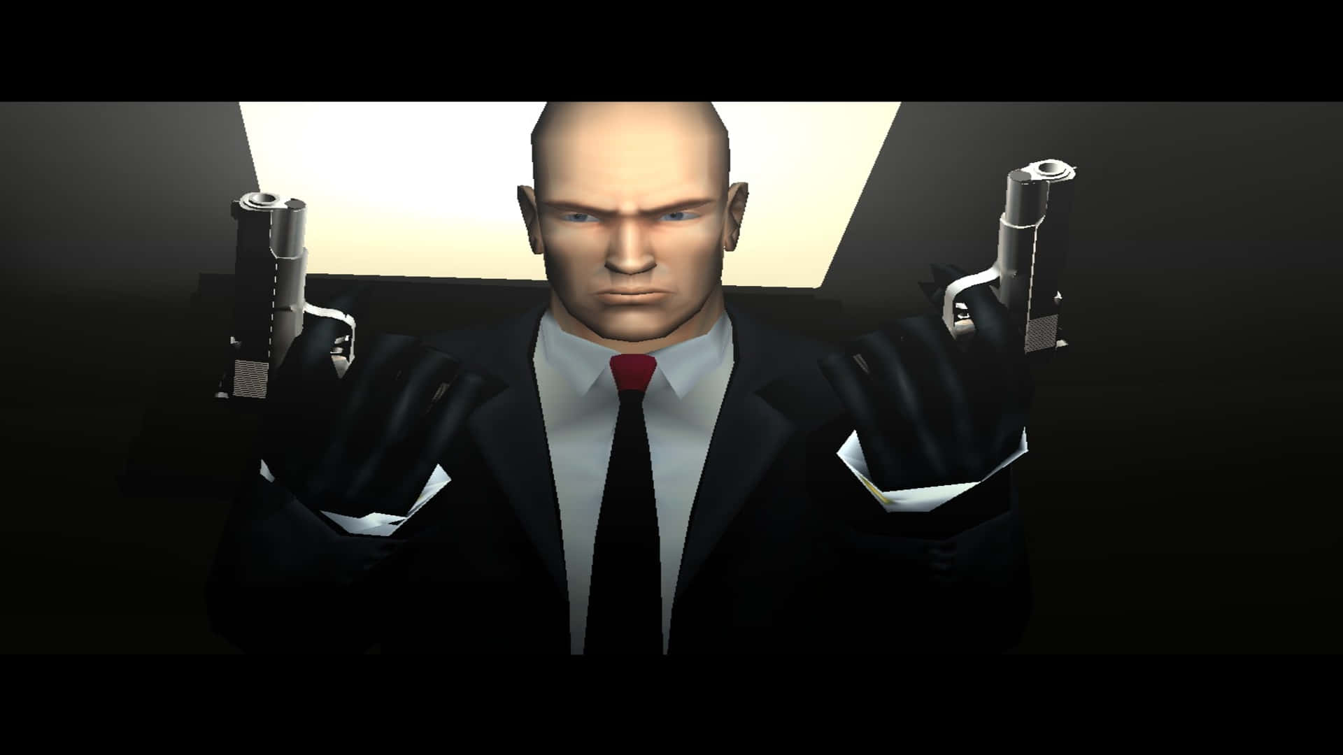 檢查手槍 HD Hitman 2 壁紙 — 一個光頭男人穿著黑色西裝和紅色領帶，在明亮的頭頂燈光下雙手各持一把手槍指向前方。