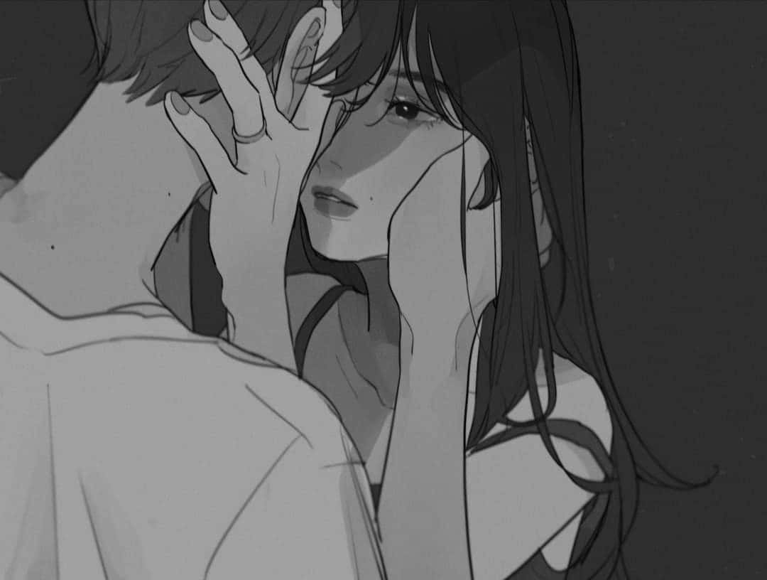 在灰階動漫場景中，女性溫柔地觸碰男性的臉龐。