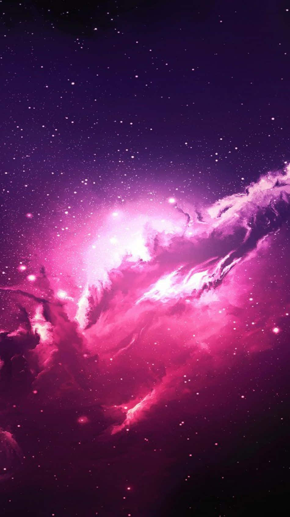 在深空中閃爍著星星的充滿活力的粉紅色和紫色星雲。