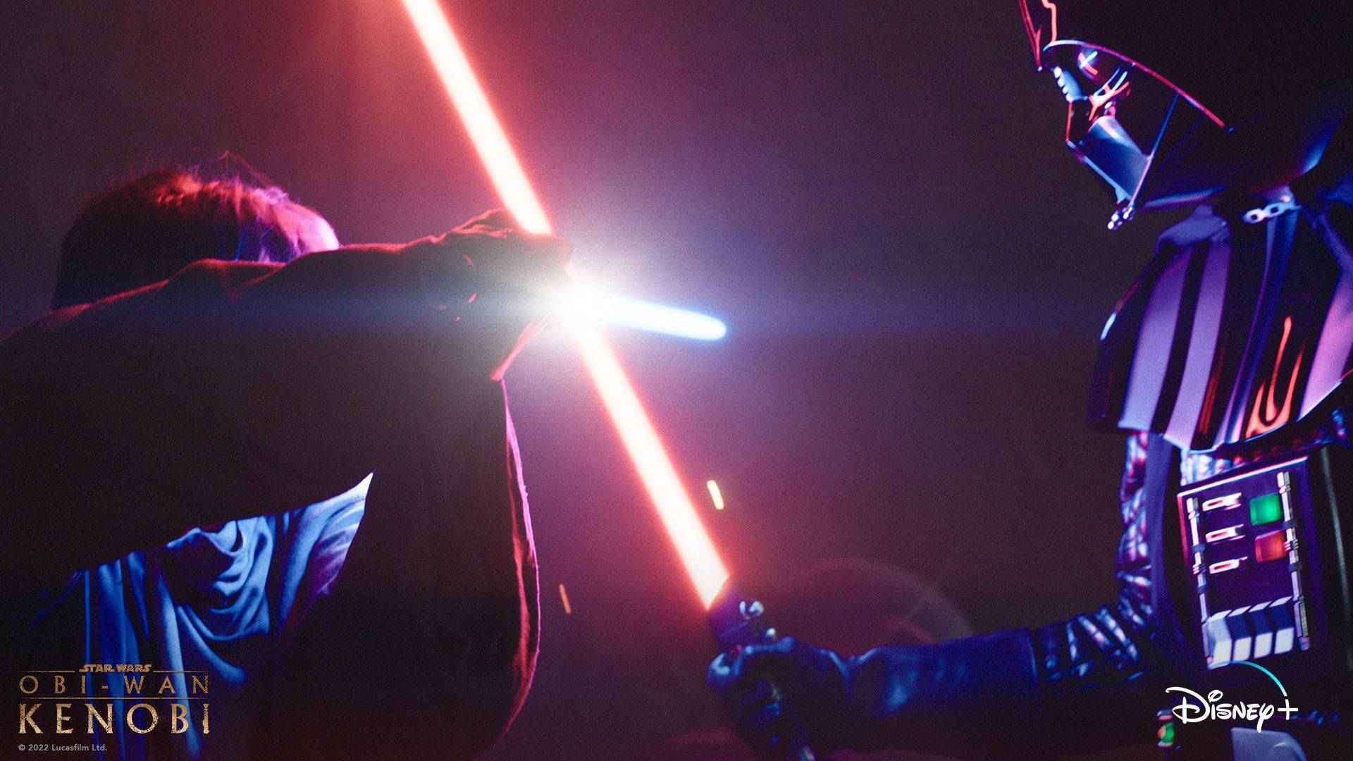 歐比王·肯諾比光劍對決 壁紙 — Obi-Wan Kenobi 與 Darth Vader 在紅藍光芒中展開一場戲劇性的光劍決鬥。