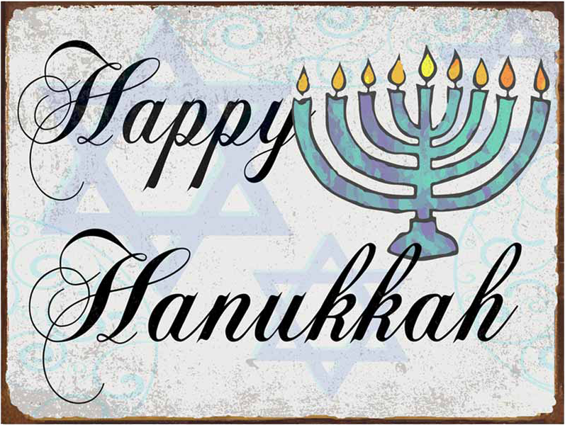 歡樂漢克節燭台問候卡 壁紙 — 復古招牌，以優雅字體書寫「Happy Hanukkah」，旁邊是色彩繽紛的燭台，點燃蠟燭，背景帶有紋理，並有微妙的六角星圖案。