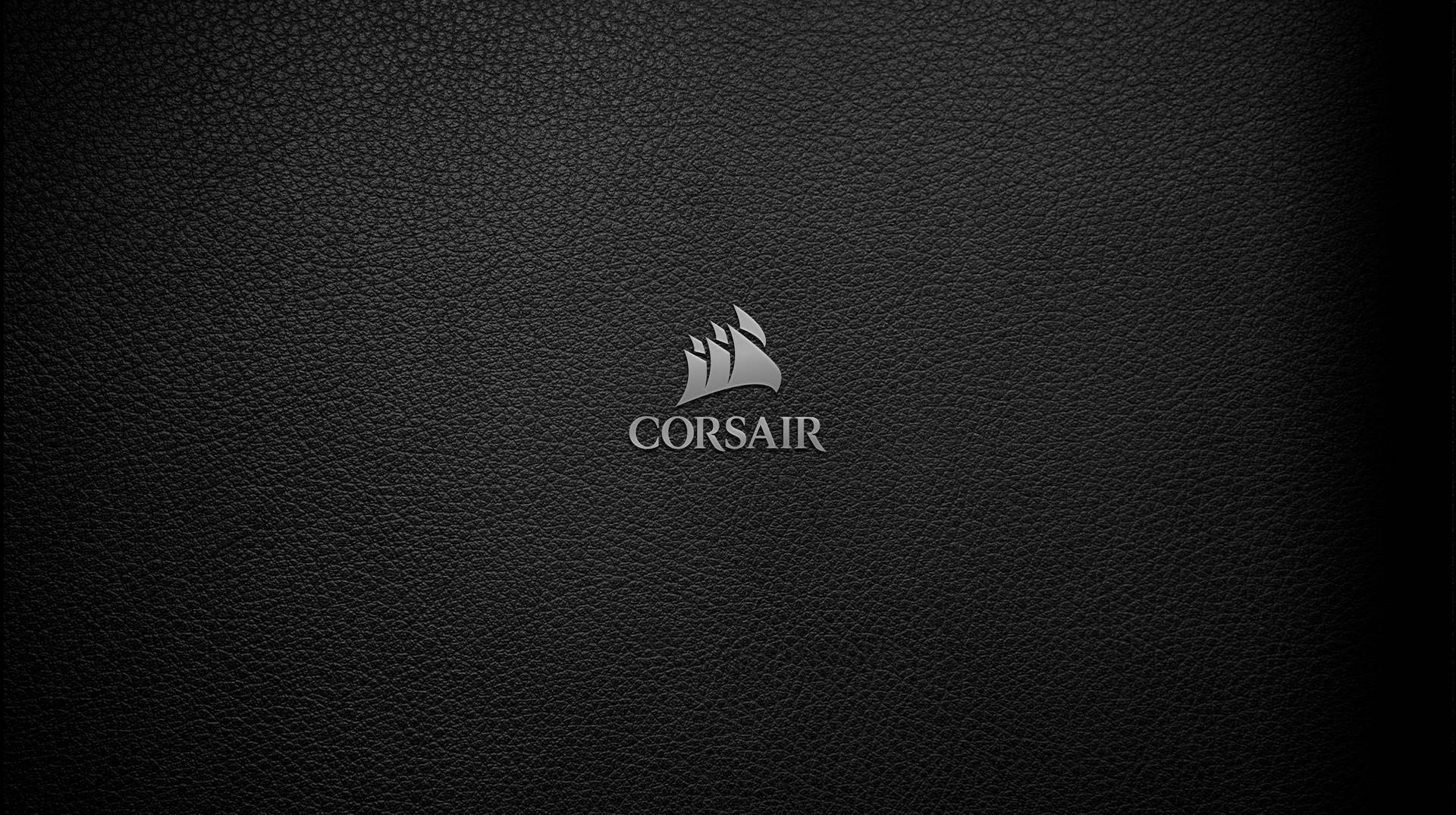 Corsair標誌在黑色皮革紋理背景上