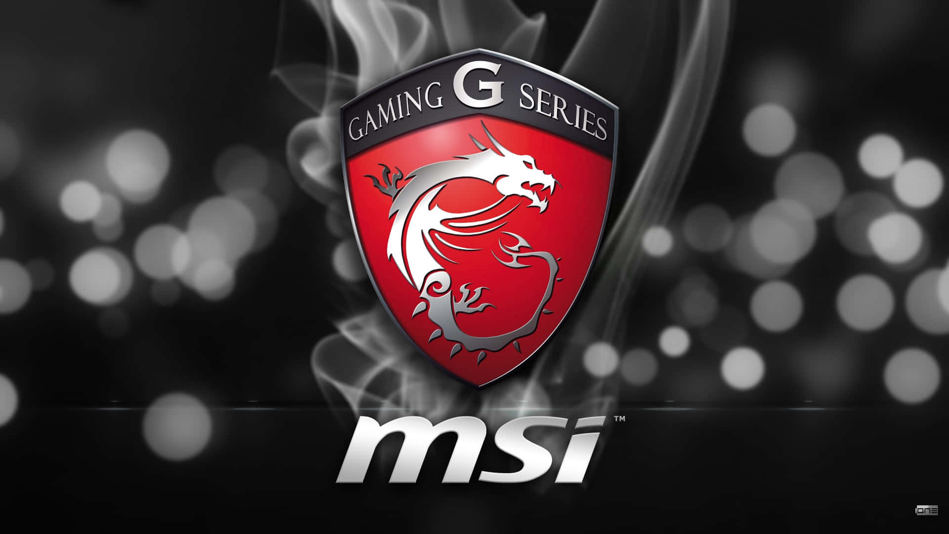 歡迎進入微星世界 壁紙 — 一個大膽的紅色MSI Gaming G Series龍標誌在煙霧彌漫的黑色背景上發光，帶有散景燈光。
