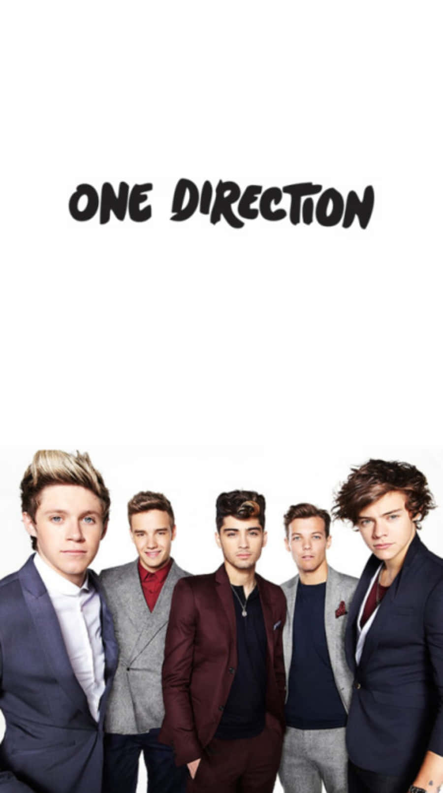 One Direction 樂團成員穿著西裝為宣傳照擺姿勢。