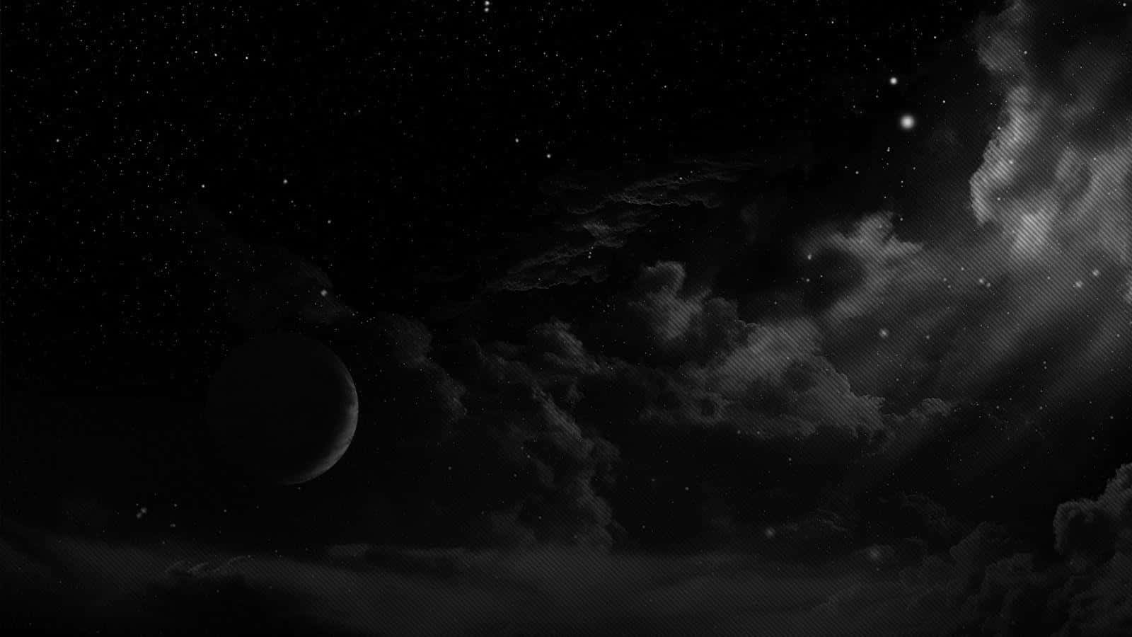 在黑暗的單色太空場景中，行星和星星透過雲層可見。