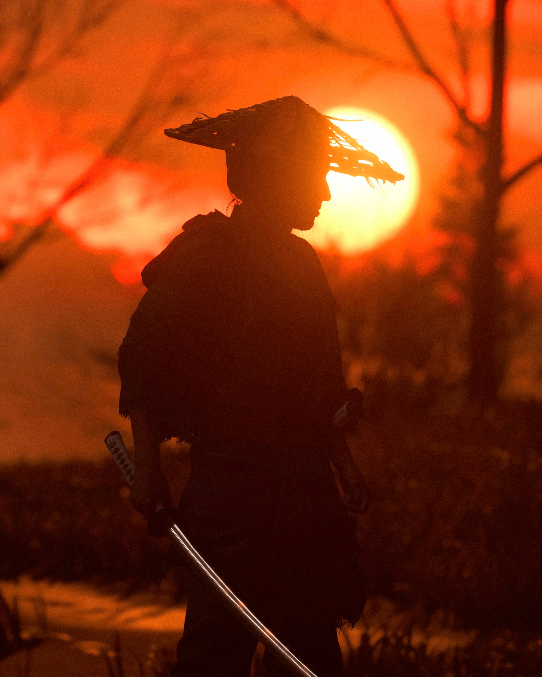 戴草帽的武士在夕陽下持劍