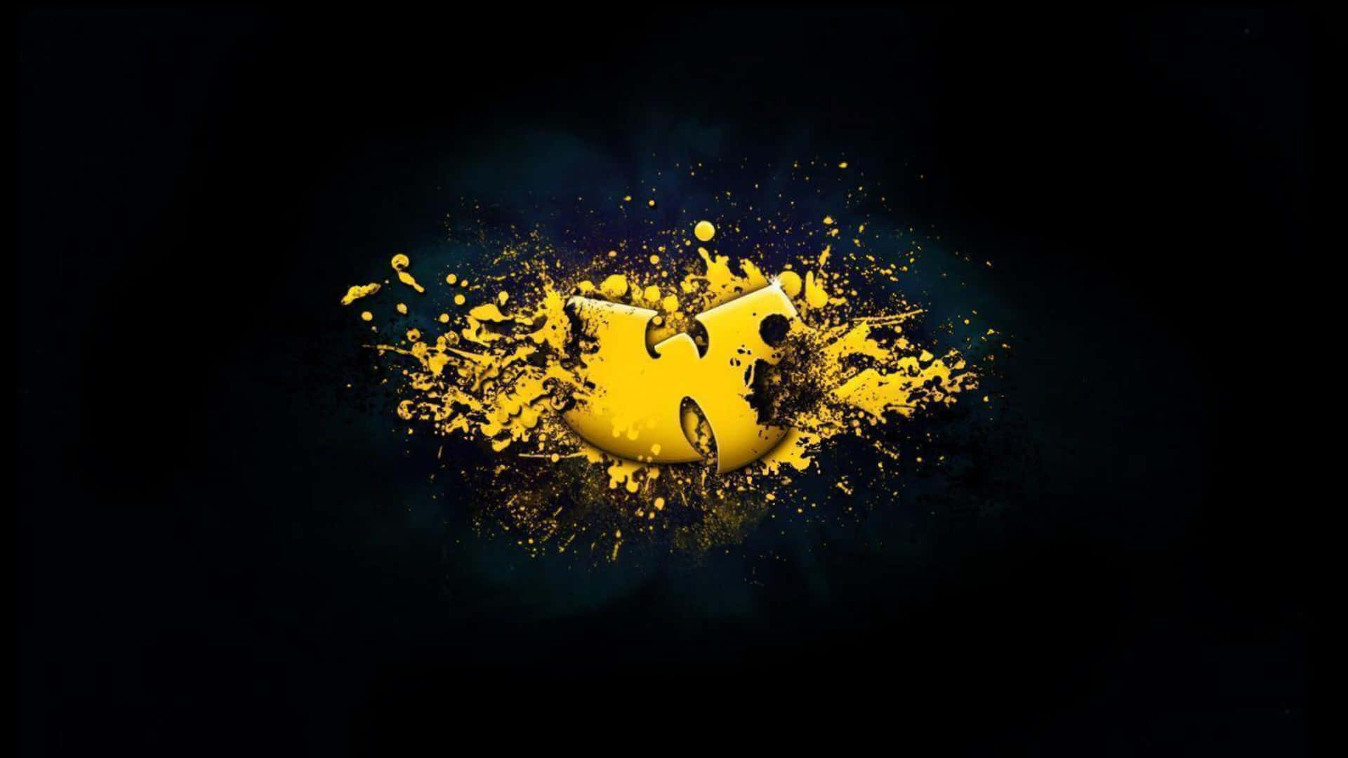 Wu-Tang Clan標誌在深色背景上以黃色油漆爆發。