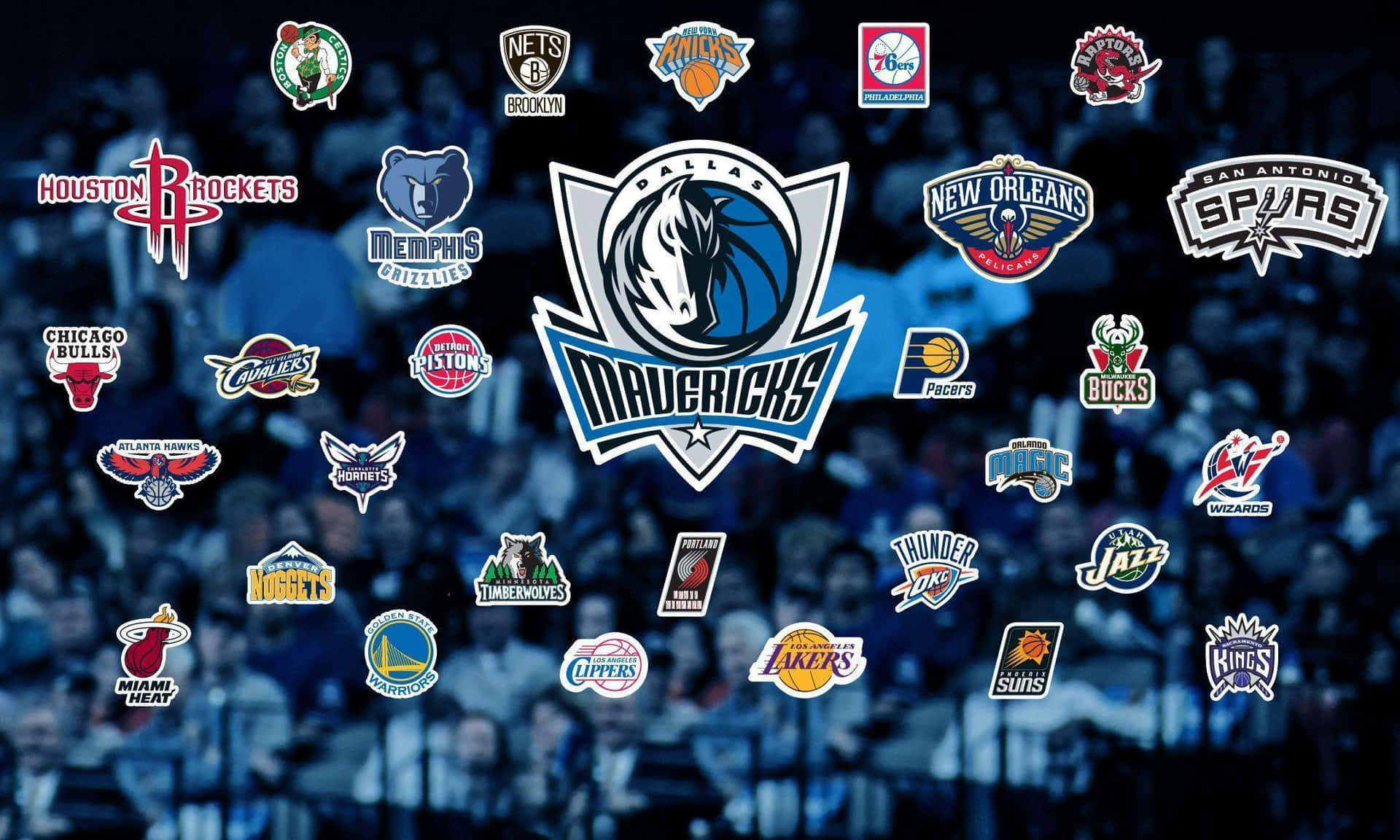 NBA球隊標誌顯示在模糊的籃球場人群上方。