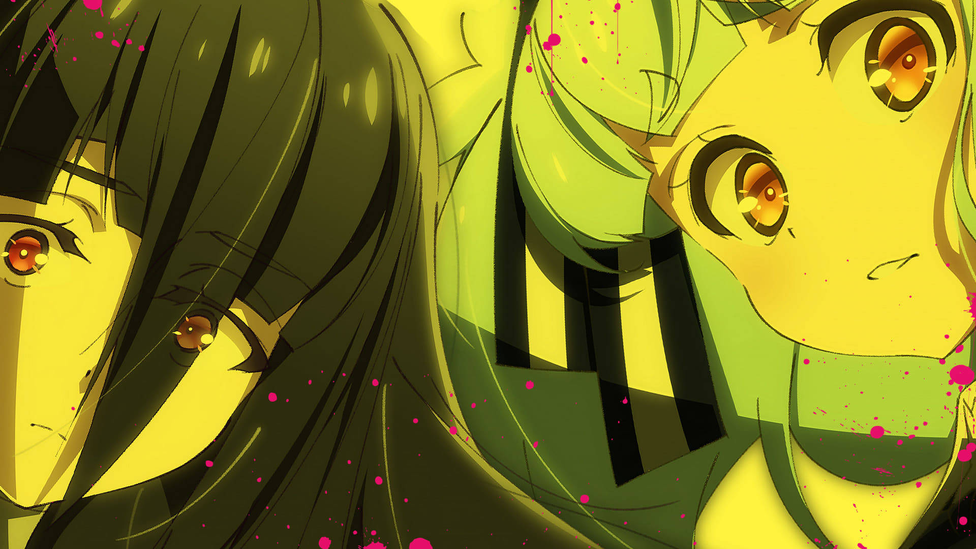 《殭屍之地 Saga》中的兩位絕美少女 壁紙 — 兩位擁有發光琥珀色眼睛和綠色頭髮的動漫女孩，在帶有粉紅色飛濺的黃色背景上凝視著。