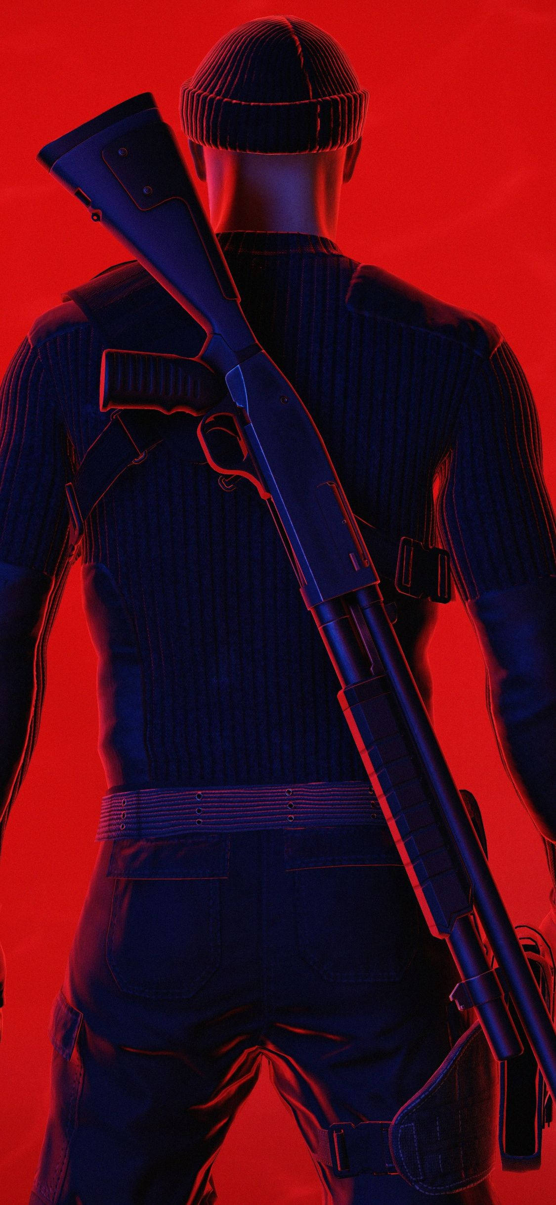 《殺手》特工47 iPhone壁紙 壁紙 — 一個身穿深色衣服和冷帽的人物，在鮮紅色背景下將獵槍扛在肩上。