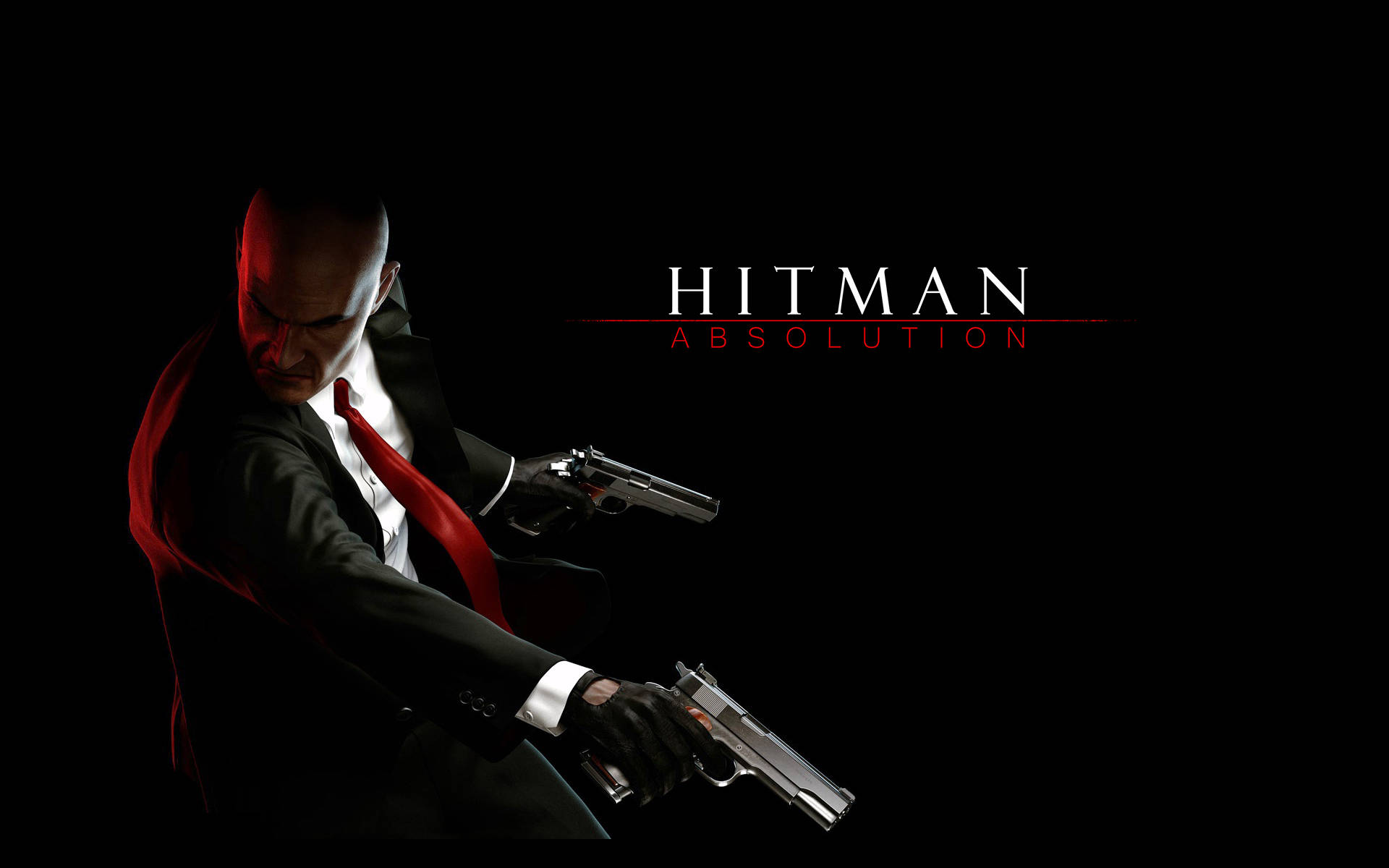 Hitman Absolution 刺客身穿深色西裝、打紅色領帶，瞄準兩把手槍。