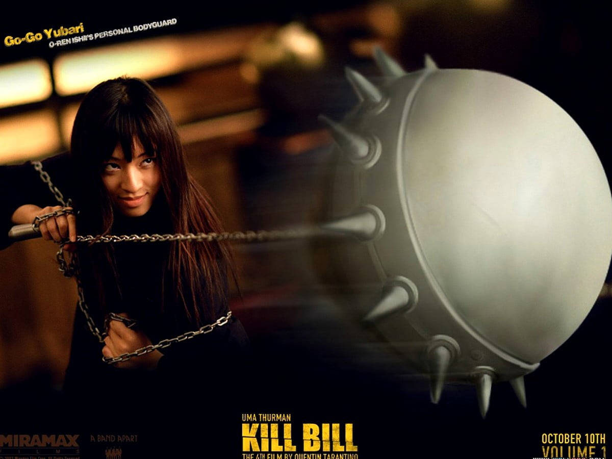 Go Go Yubari 在《Kill Bill》電影海報中手持帶刺鏈條武器。