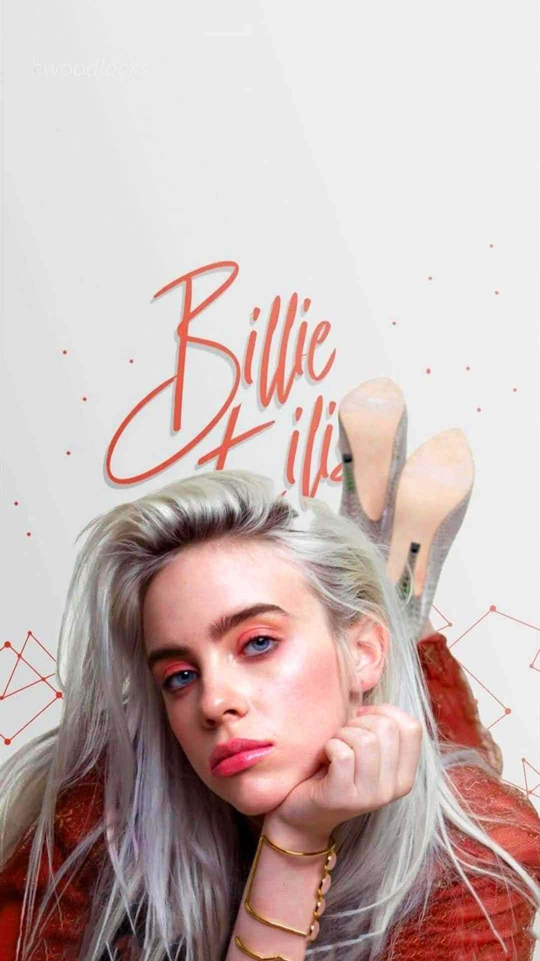 Billie Eilish 在白色背景上以紅色文字襯托，做出和平手勢，銀色頭髮和紅色服裝。