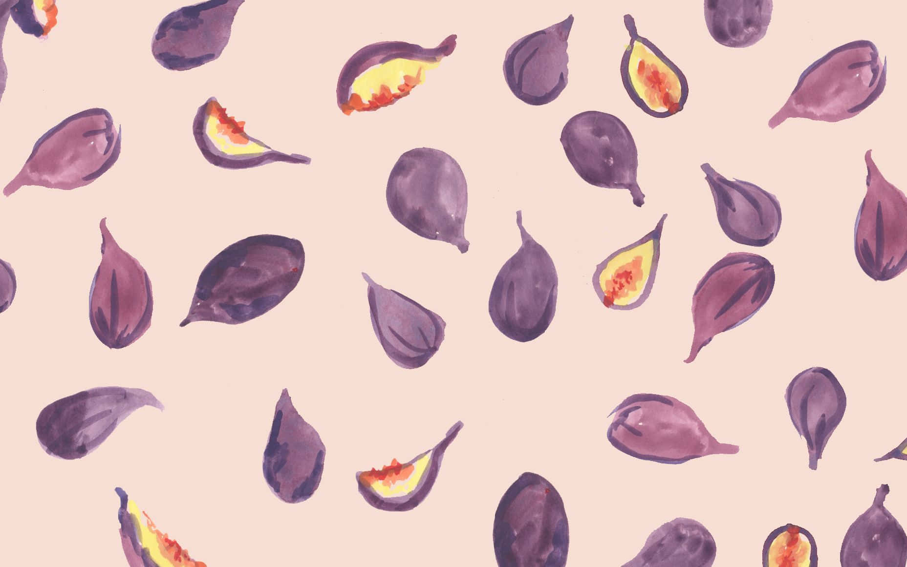 Purple Figs 桌布 壁紙 — 水彩風格的紫色和黃色無花果散落在柔軟的米色背景上。