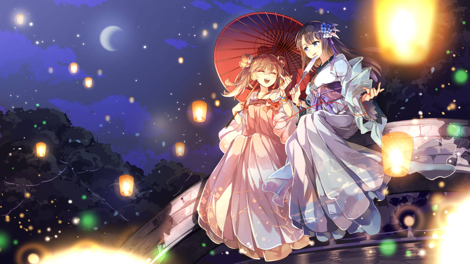 永遠的好朋友動漫少女 壁紙 — 兩個穿著傳統和服的動漫女孩站在橋上，星空下漂浮著燈籠和一彎新月。