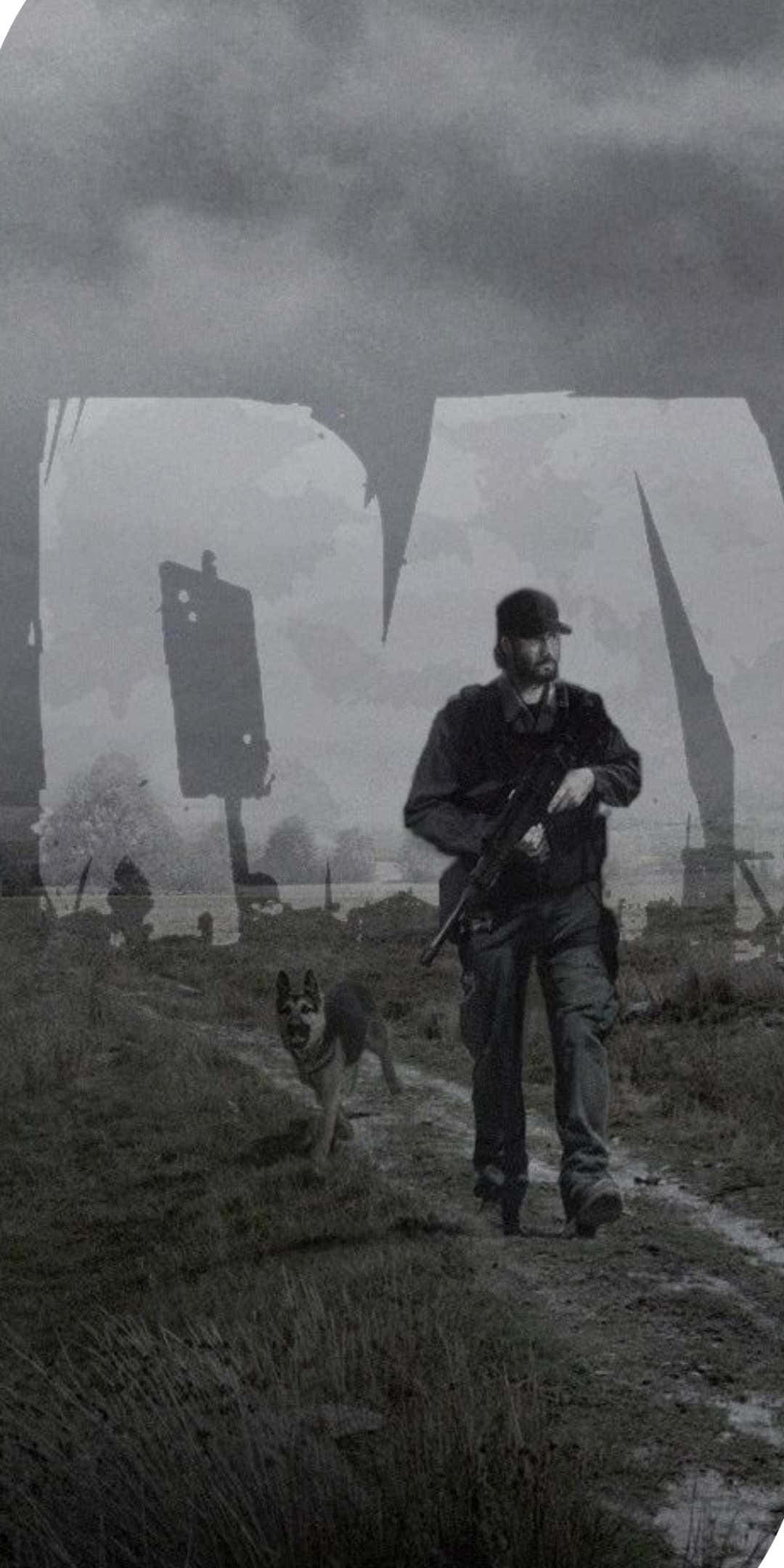 沉浸式像素3《DayZ Epoch Mod》遊戲體驗 壁紙 — 一名士兵帶著一隻狗在暴風雨的天空下走過霧氣瀰漫的田野，背景中有巨大的破碎字母。
