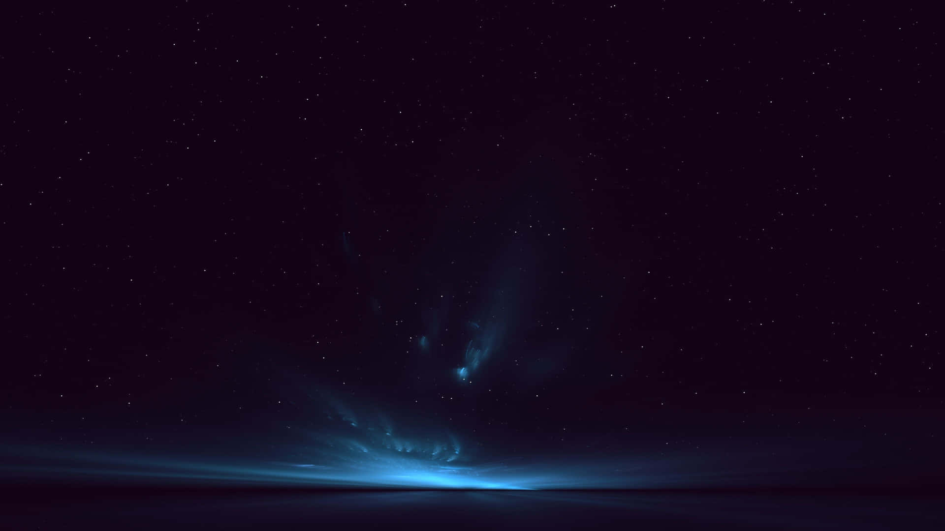 在黑暗地平線之上的星空夜空中發光的藍色星雲。