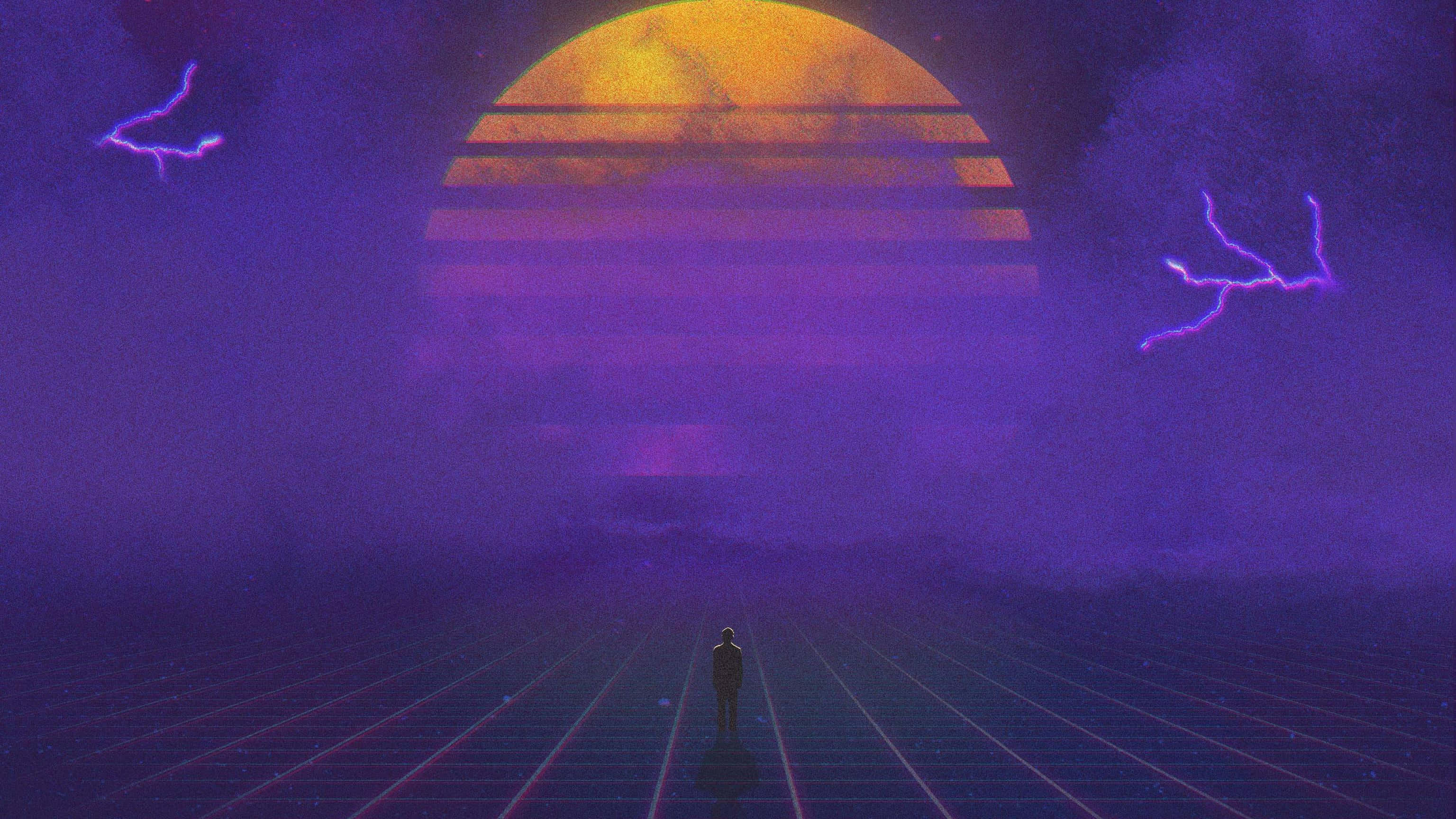 沉醉於這場壯麗的復古夕陽 壁紙 — 一個孤獨的身影沿著發光的網格走向巨大的條紋日落，天空中有紫色閃電。