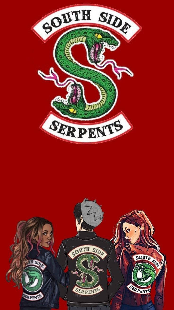 河谷鎮南區毒蛇隊藝術 壁紙 — 三名青少年穿著相配的 South Side Serpents 外套，站在大膽的紅色背景前，上面有一個巨大的綠色蛇標誌。