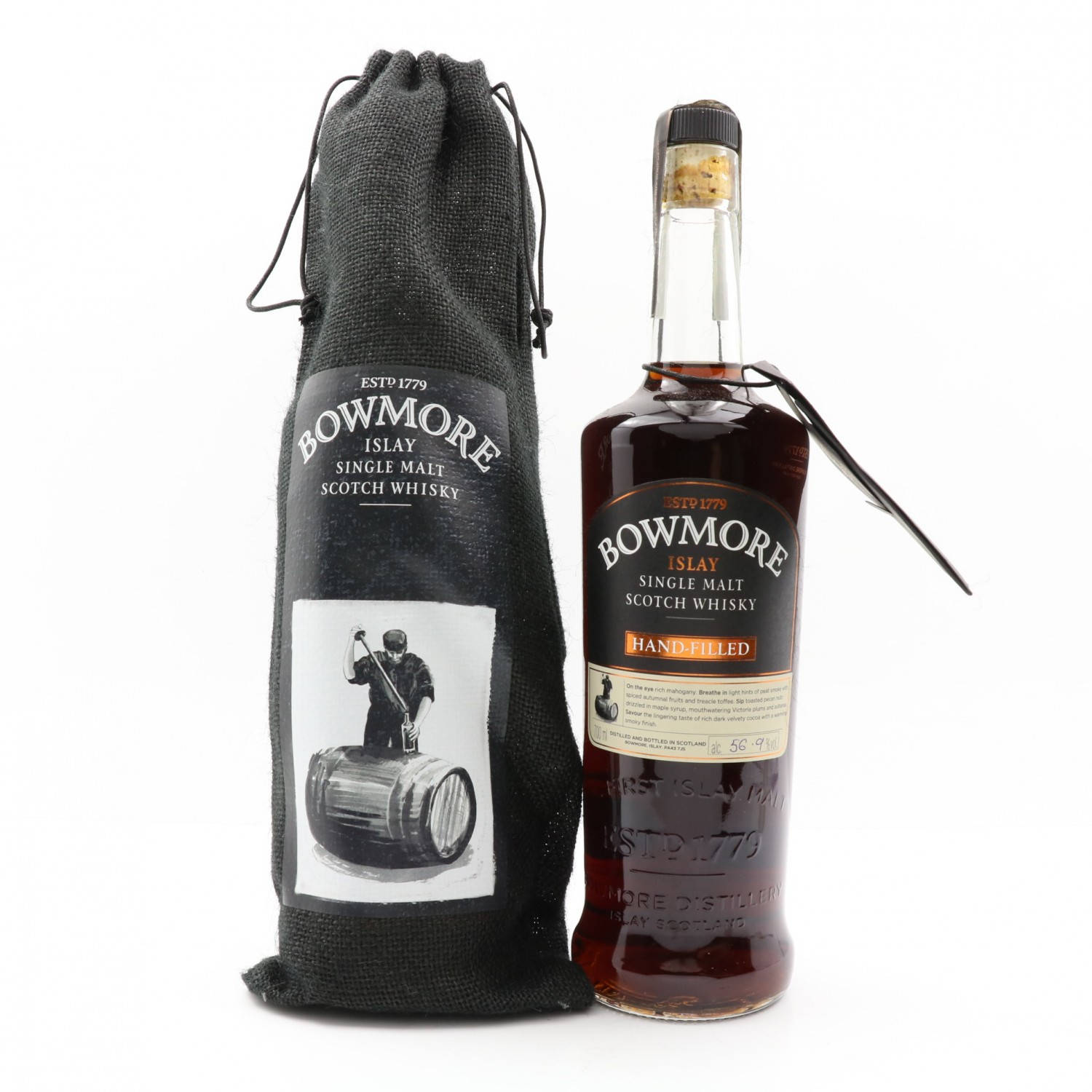 Bowmore 威士忌酒瓶和帶有木桶圖案的禮品袋