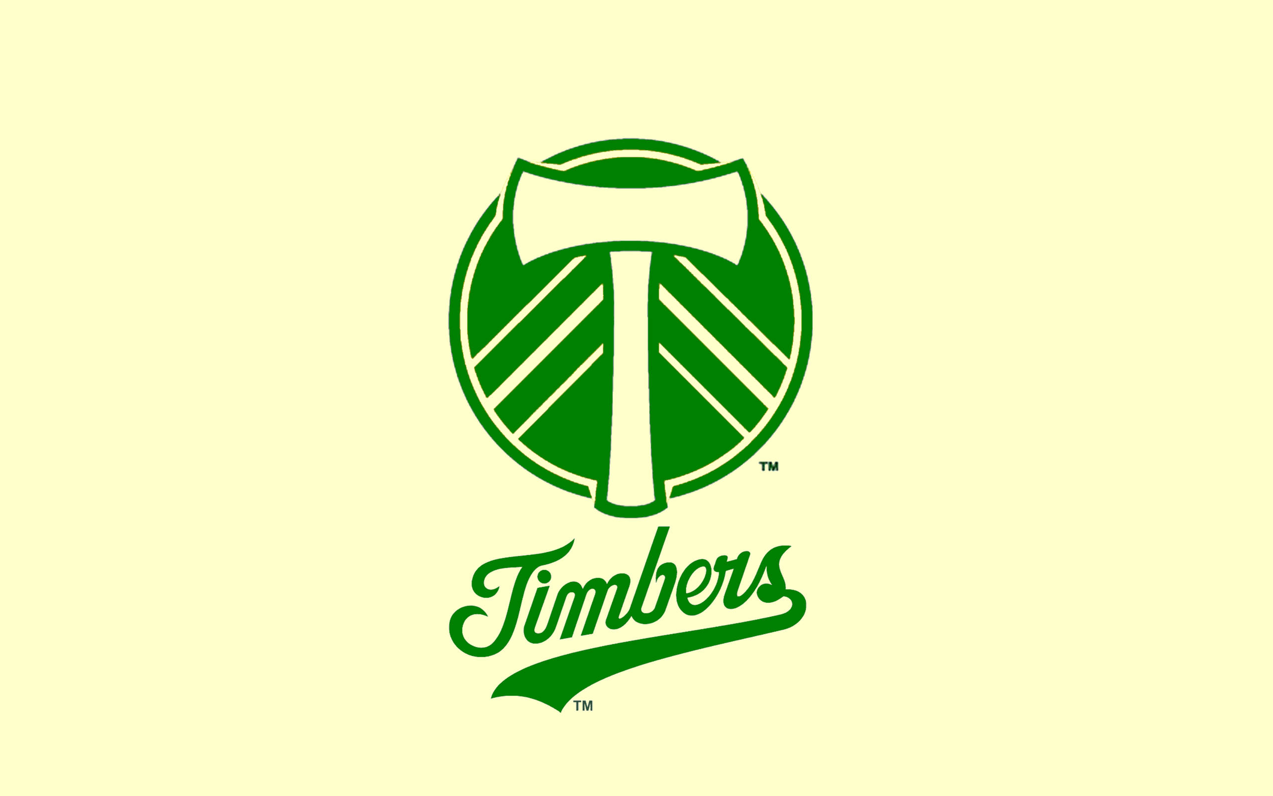 波特蘭木材隊經典標誌 壁紙 — 一個大膽的綠色Timber標誌，圓圈內有斧頭和條紋T，背景為淡黃色。